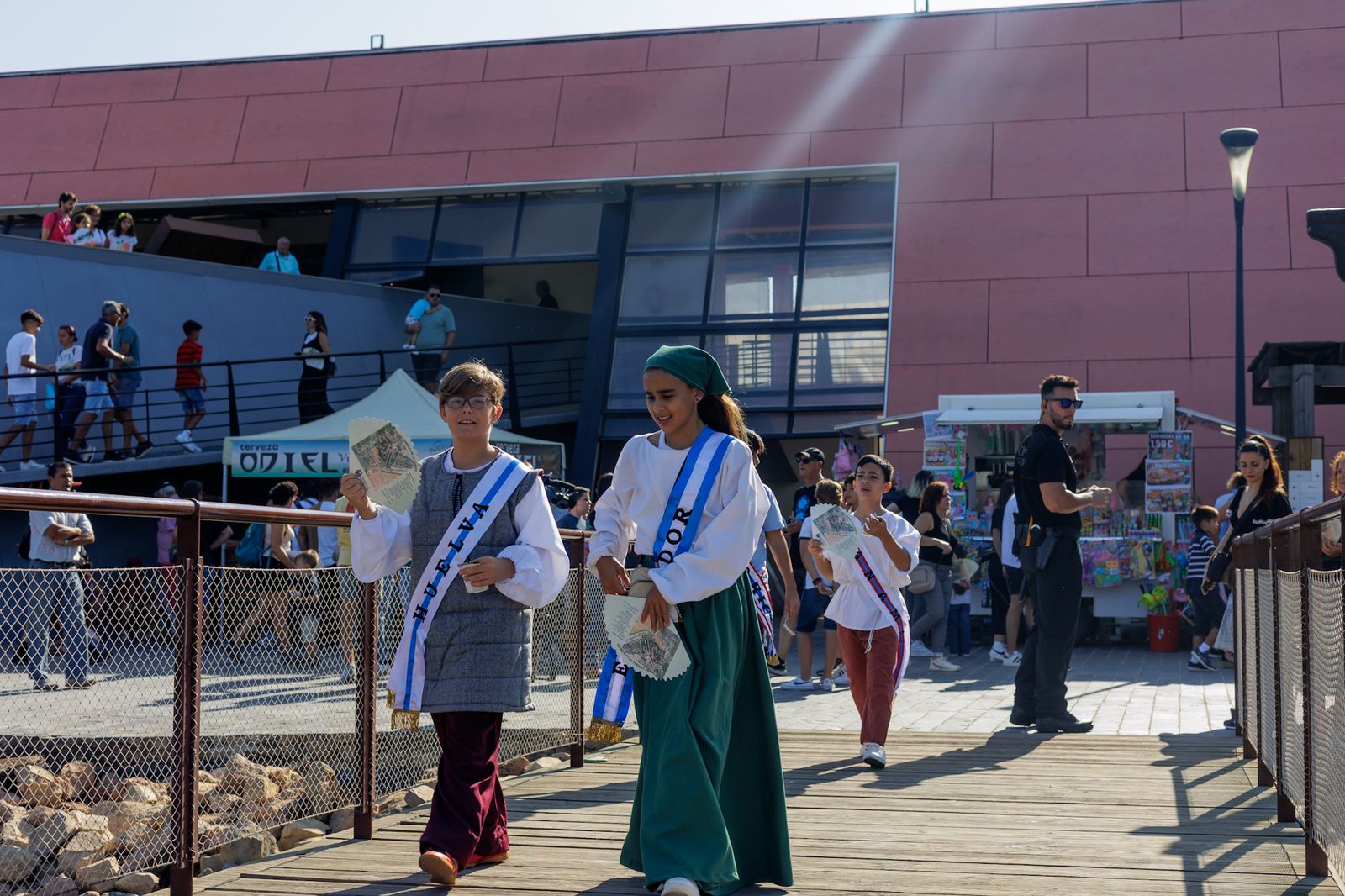 Las imágenes del Muelle de las Carabelas este 12 de octubre
