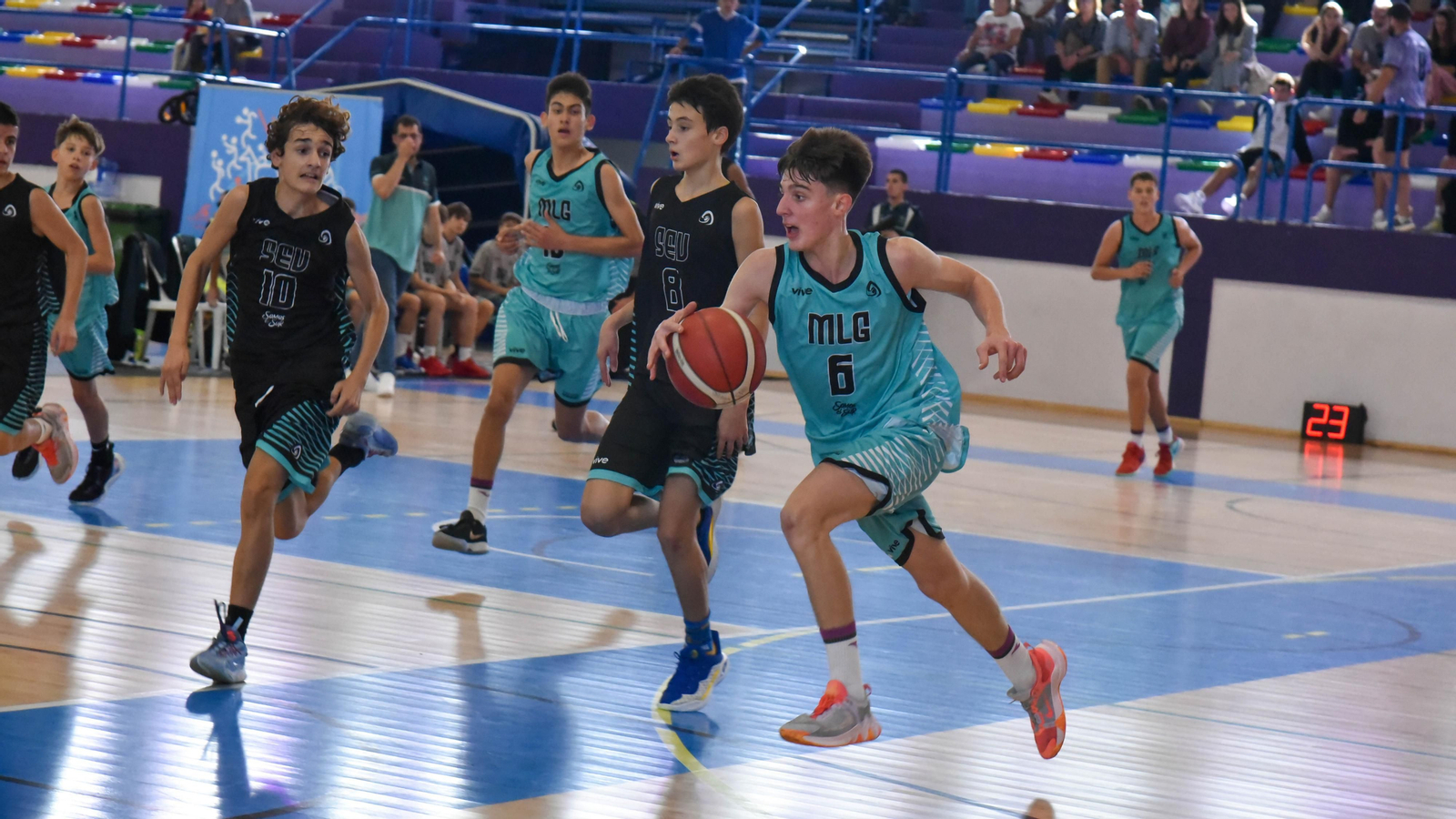 Las fotos de la tercera jornada del Andaluz infantil masculino de baloncesto en La Línea