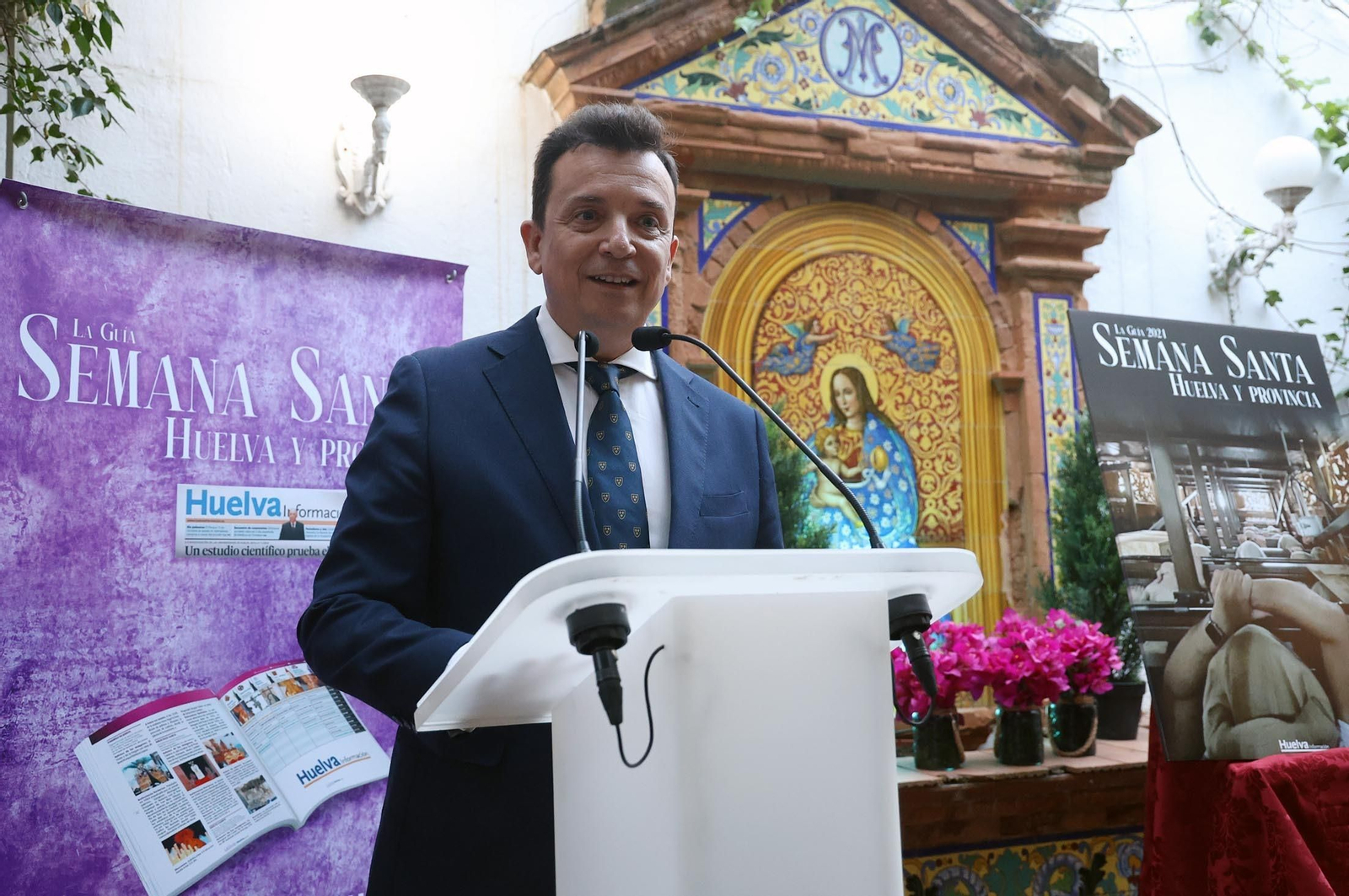 Imágenes de la presentación de "La Guía de Semana Santa de Huelva y Provincia" de Huelva Información