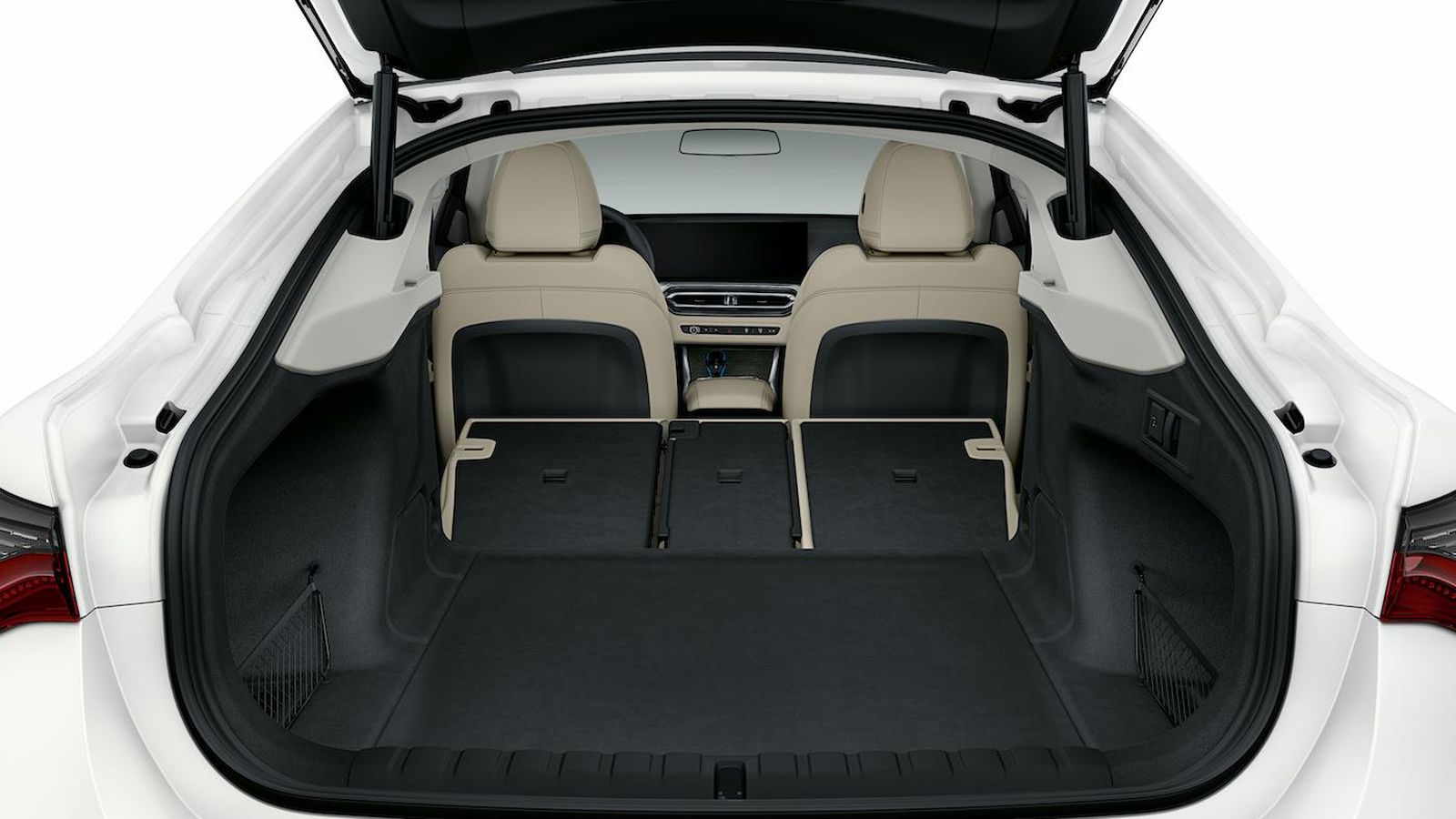 Funcionalmente, el i4 mantiene las mismas características que el resto de los Gran Coupé de la Serie 4, incluido el volumen del maletero.