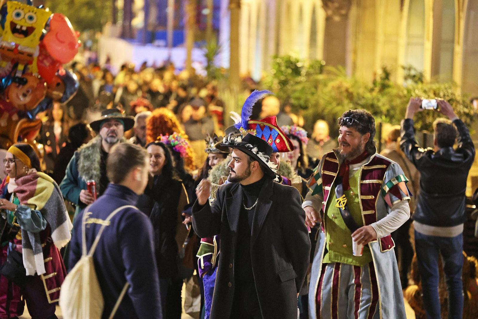 Imágenes del entierro del choco por las calles de Huelva