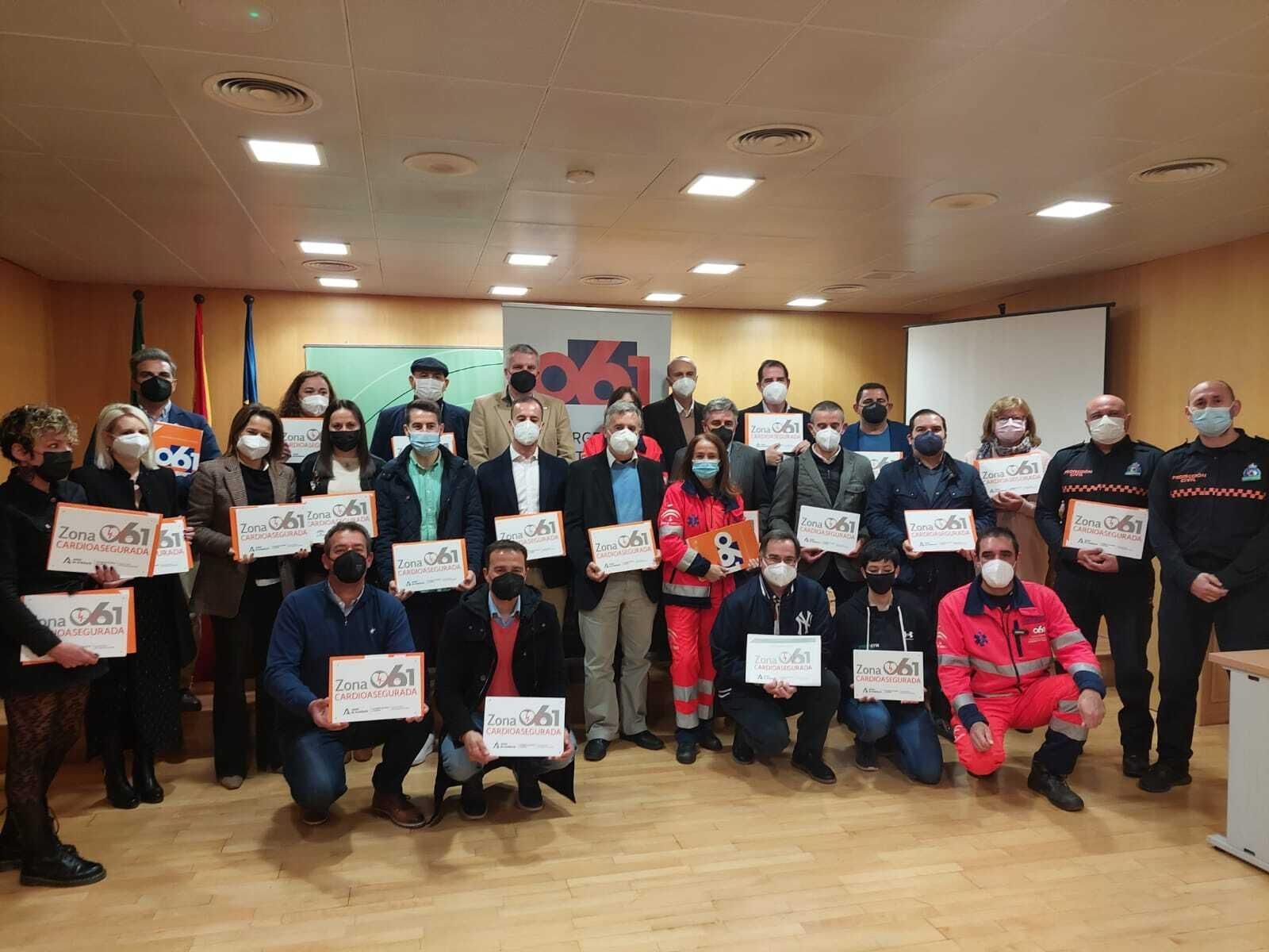 Entrega de la acreditación a los representantes de las nuevas zonas.