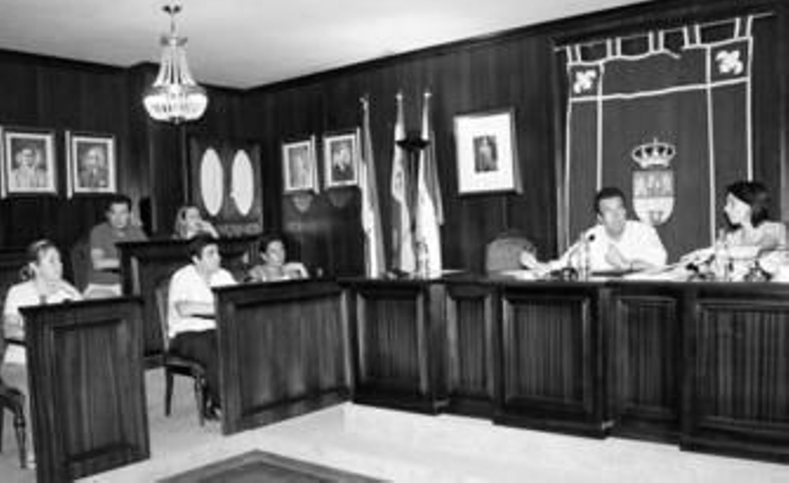 La Corporación lepera durante la sesión plenaria de anoche.