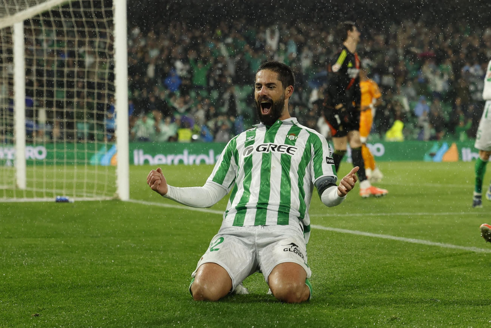 Recital de Isco para ganar a Brahim en el Betis-Madrid con dos goles malagueños