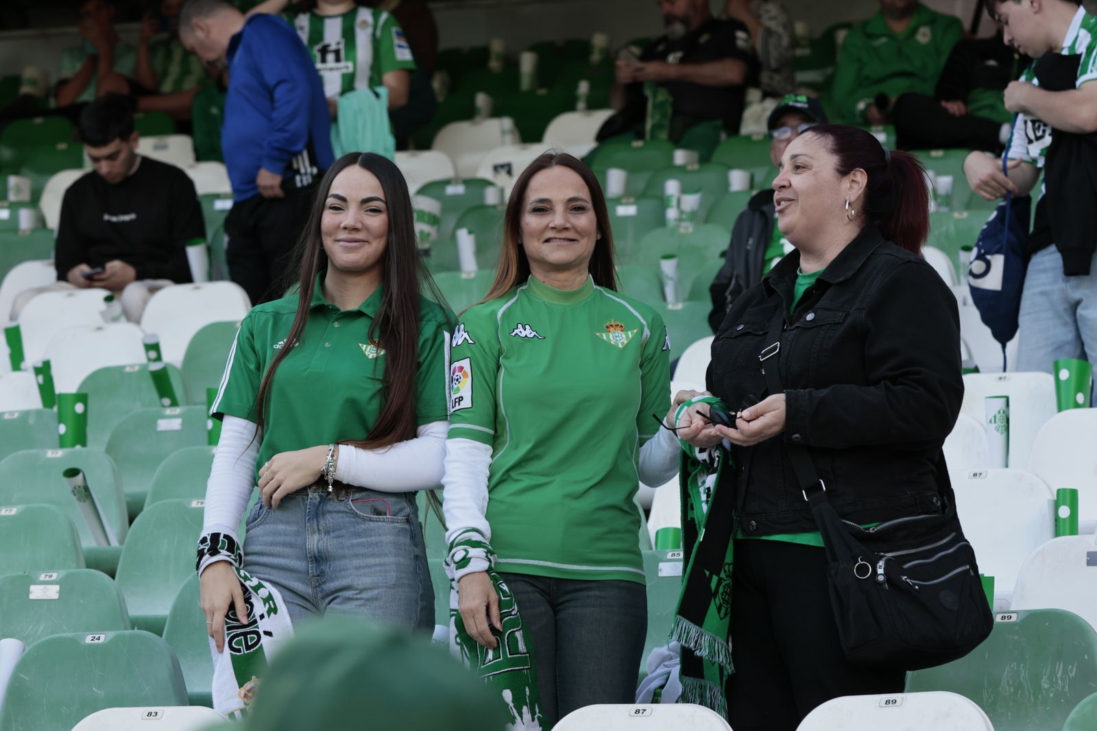 Buscáte en las gradas del Villamarín