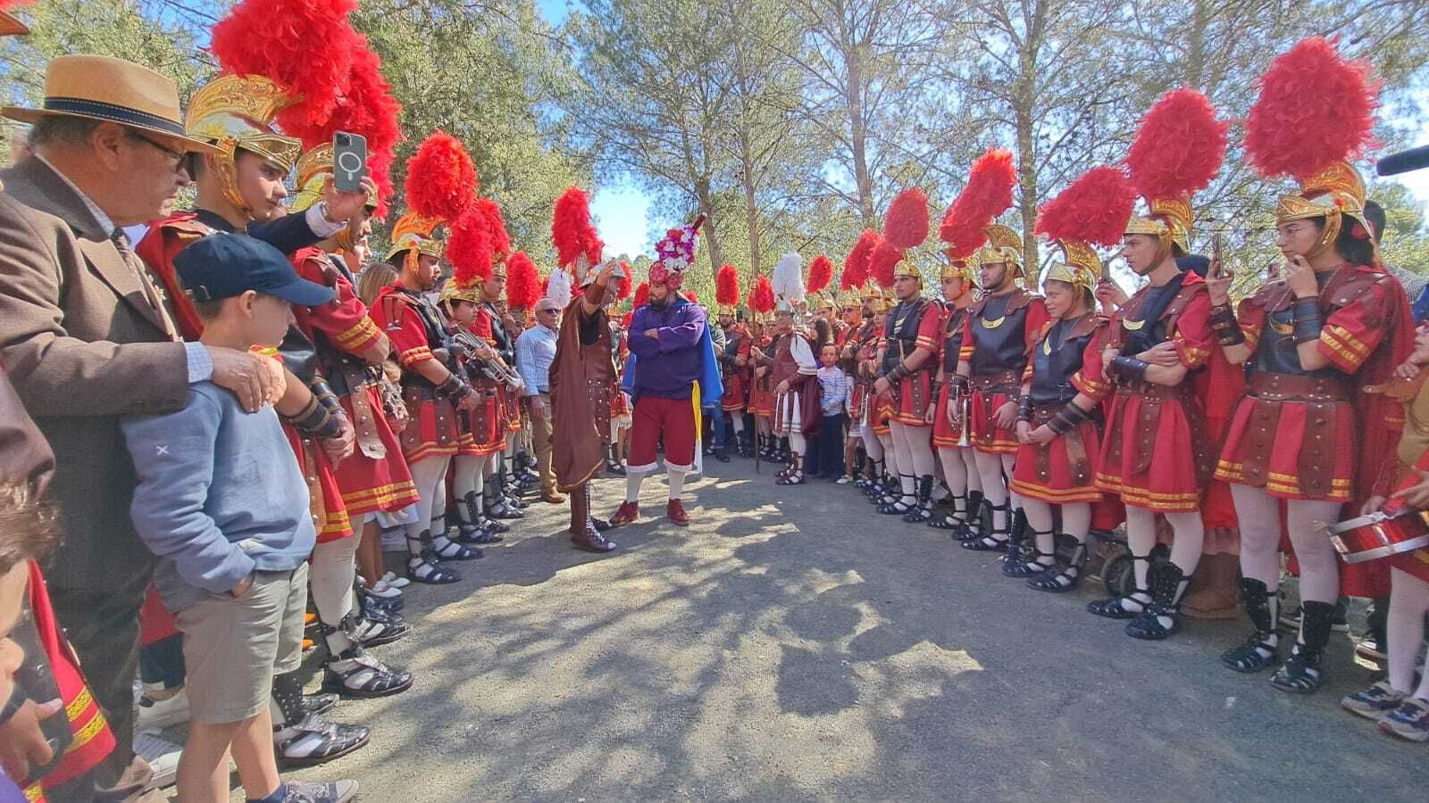 Viernes Santo en Iznájar: la procesión del Calvario, en imágenes