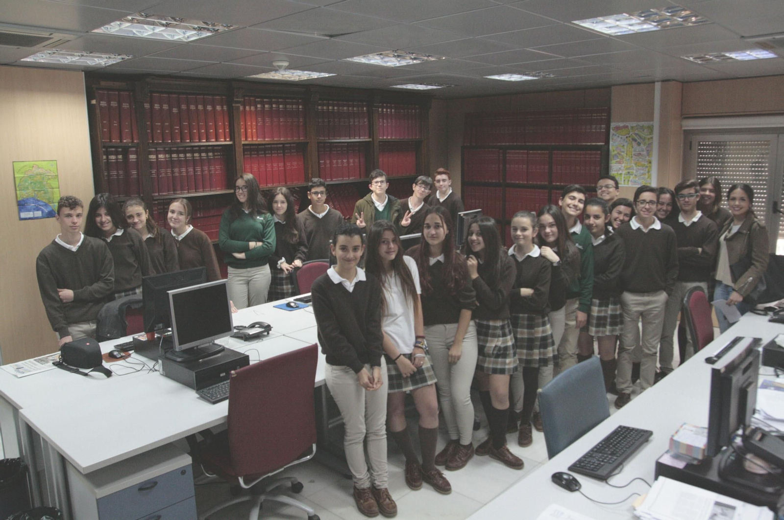 Los alumnos del Colegio Santa Teresa de Jesús conocen 'Huelva Información'