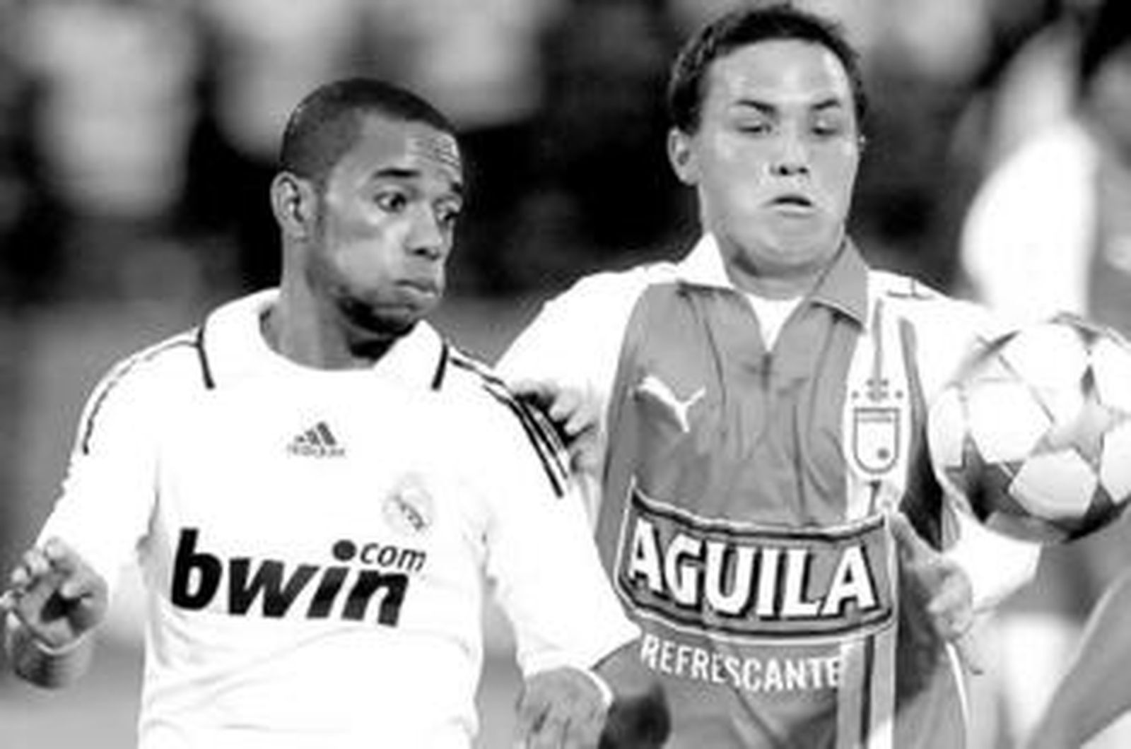 Robinho en un momento del partido Santa Fe-Real Madrid (1-2).
