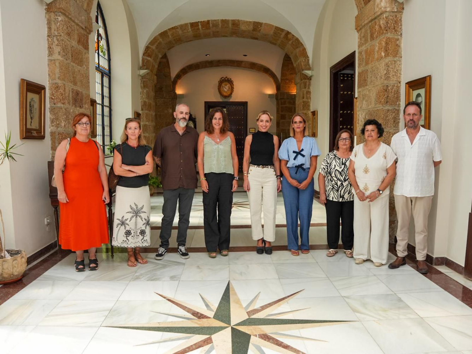 Reunión de la presidenta de Diputación con la Federación Provincial de Alzhéimer.