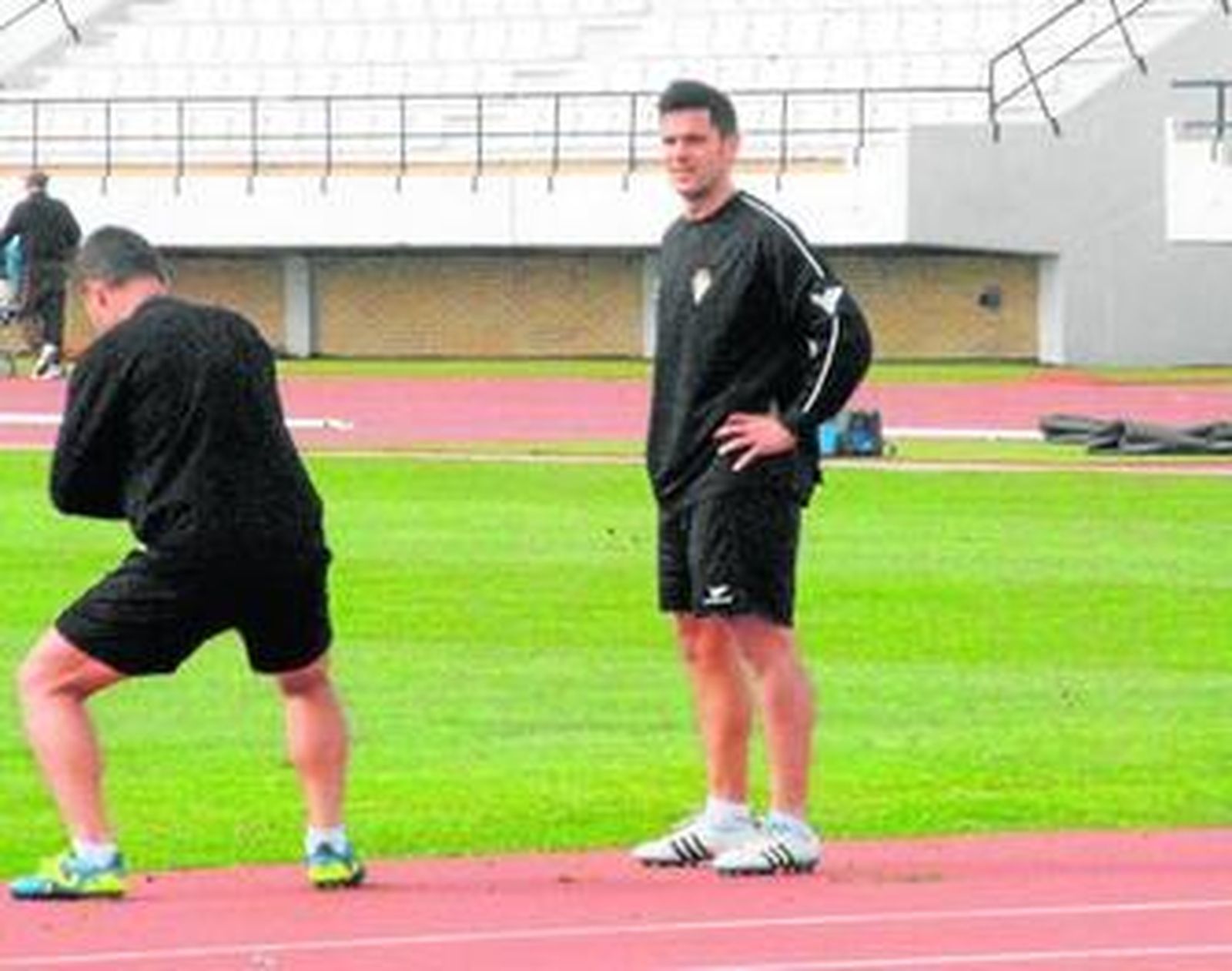 Antonio Ocaña se ejercitó ayer por primera vez con su nuevo equipo en el Iberoamericano de Bahía Sur.