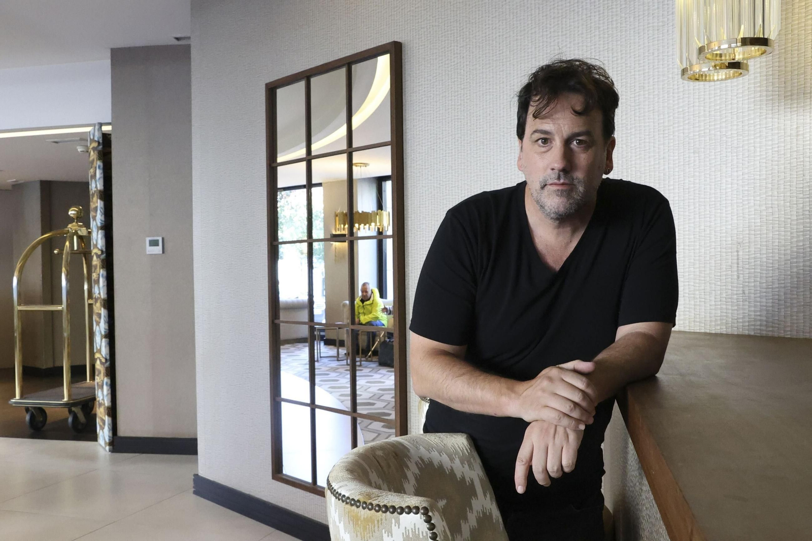 Isaki Lacuesta, director de 'Segundo Premio', recoge galardón este sábado en el Festival de Jóvenes Realizadores.