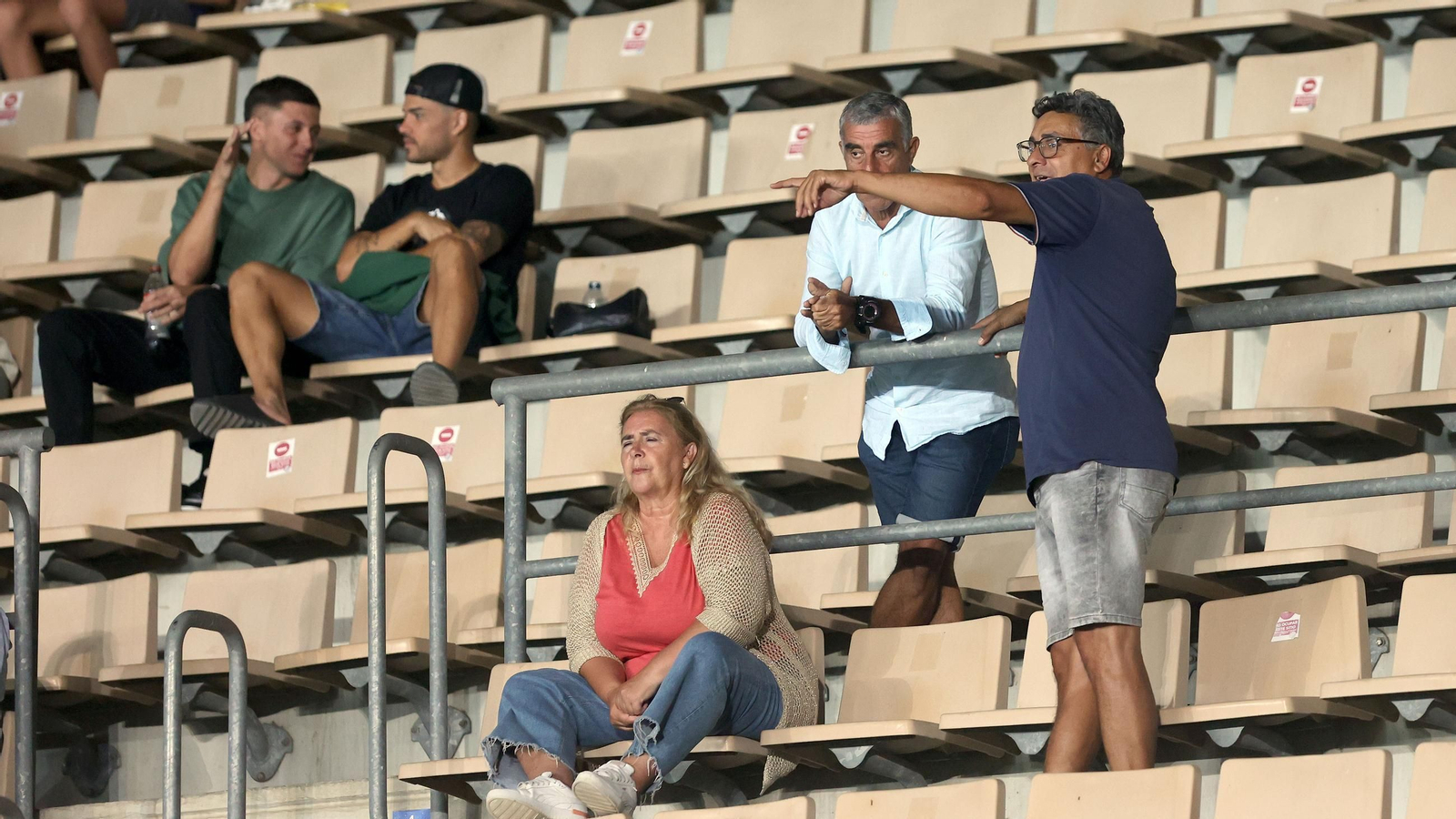 Búscate en el Trofeo Feria de la Vendimia entre el Xerez CD contra el Juventud Torremolinos en Chapín