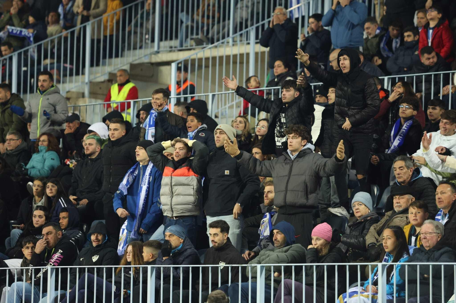 La indignación de la afición del Málaga CF, en imágenes