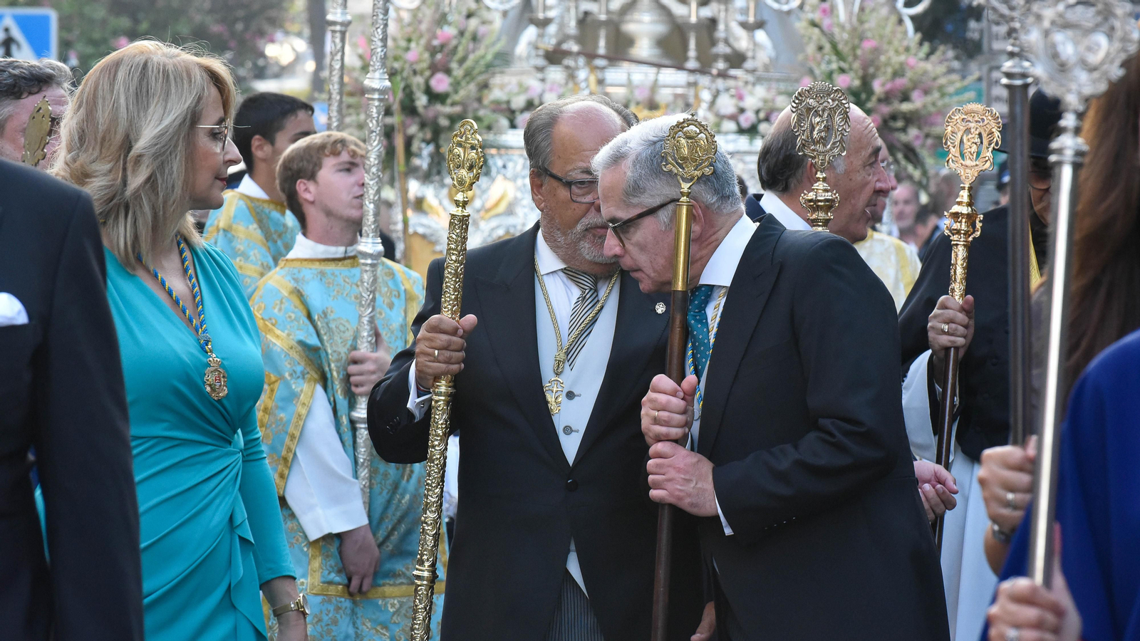 La Magna Mariana de Algeciras por la calle Convento, en imagenes