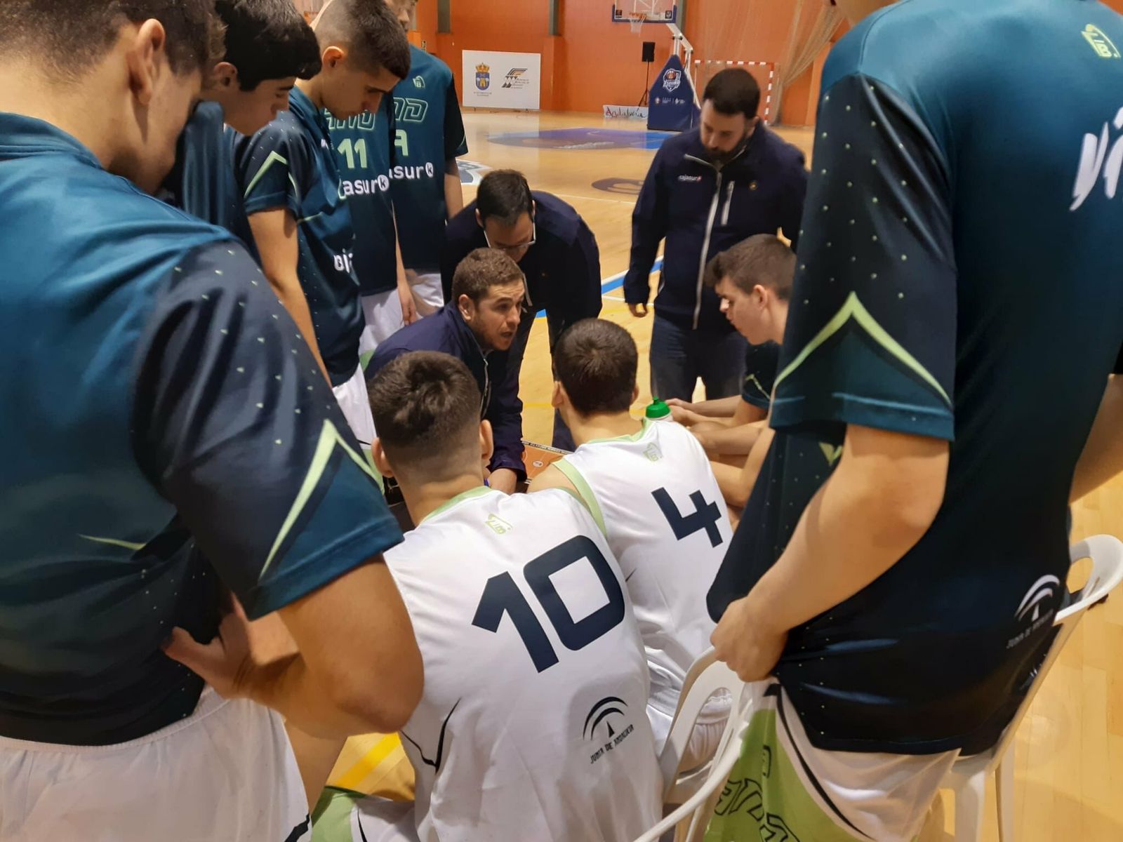 Rafa Rufián y el combinado cadete masculino andaluz.