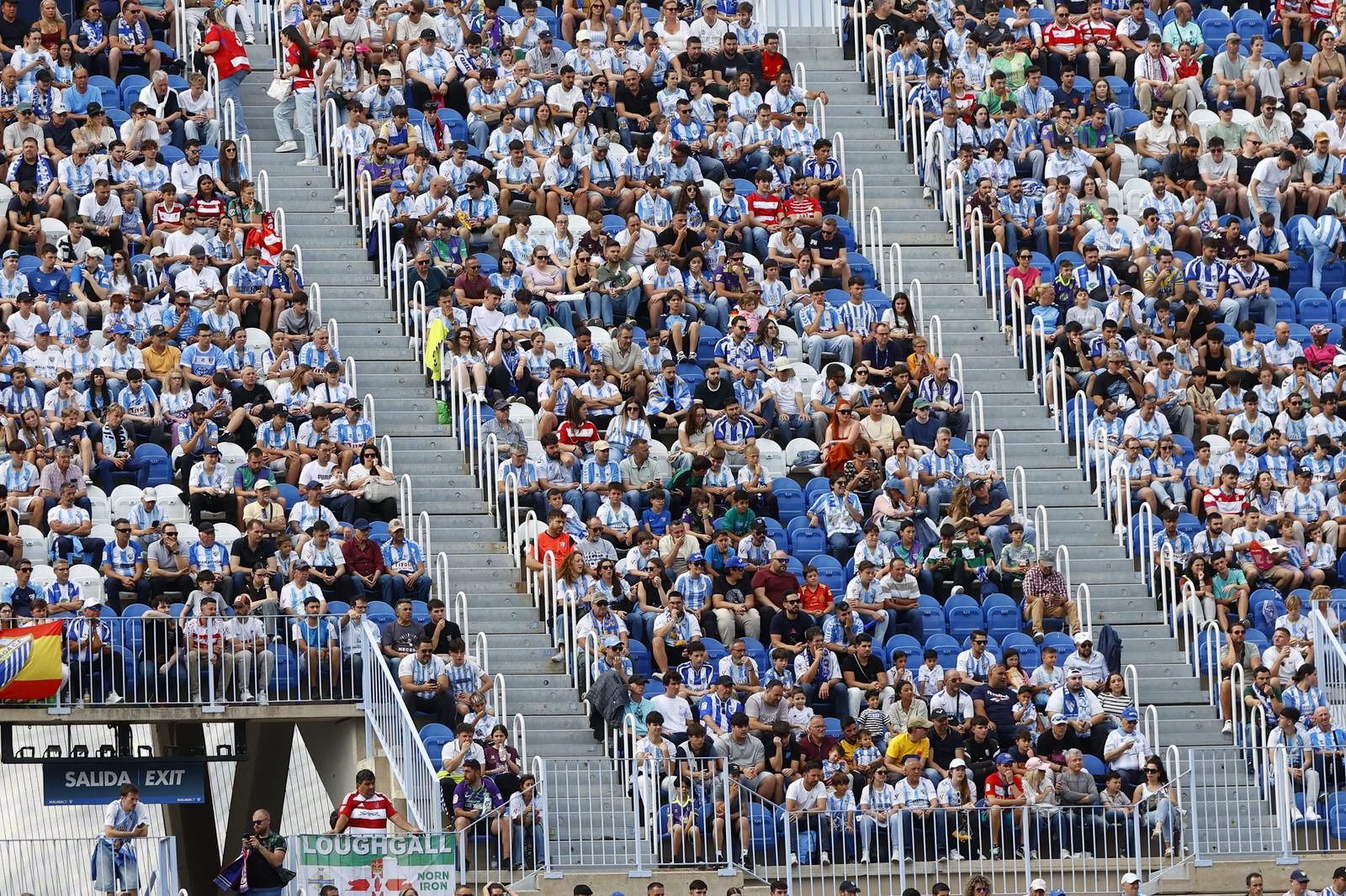 Búscate en el Málaga CF - Granada en las gradas de La Rosaleda
