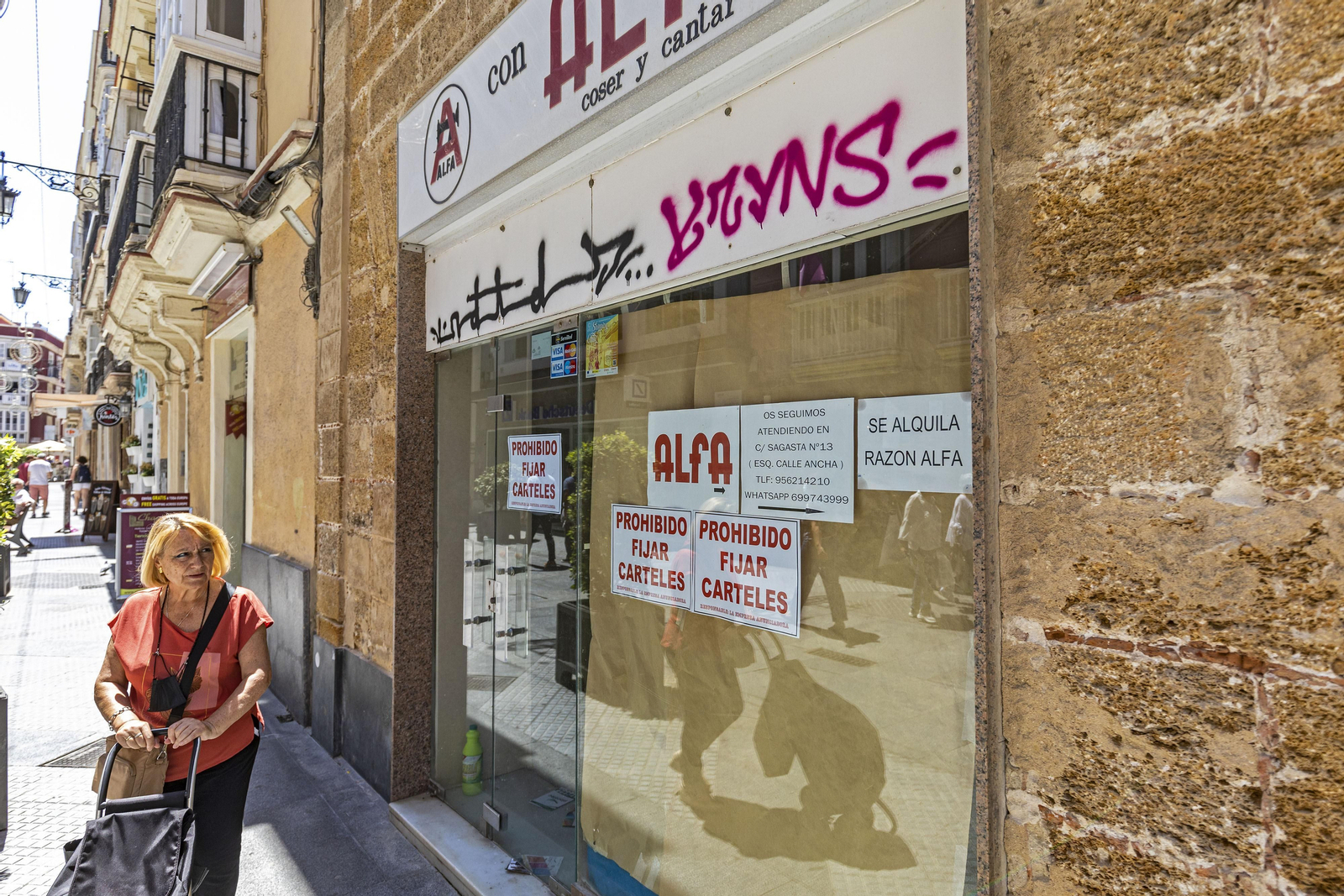 Columla y Ancha, imágenes de referentes del comercio en Cádiz