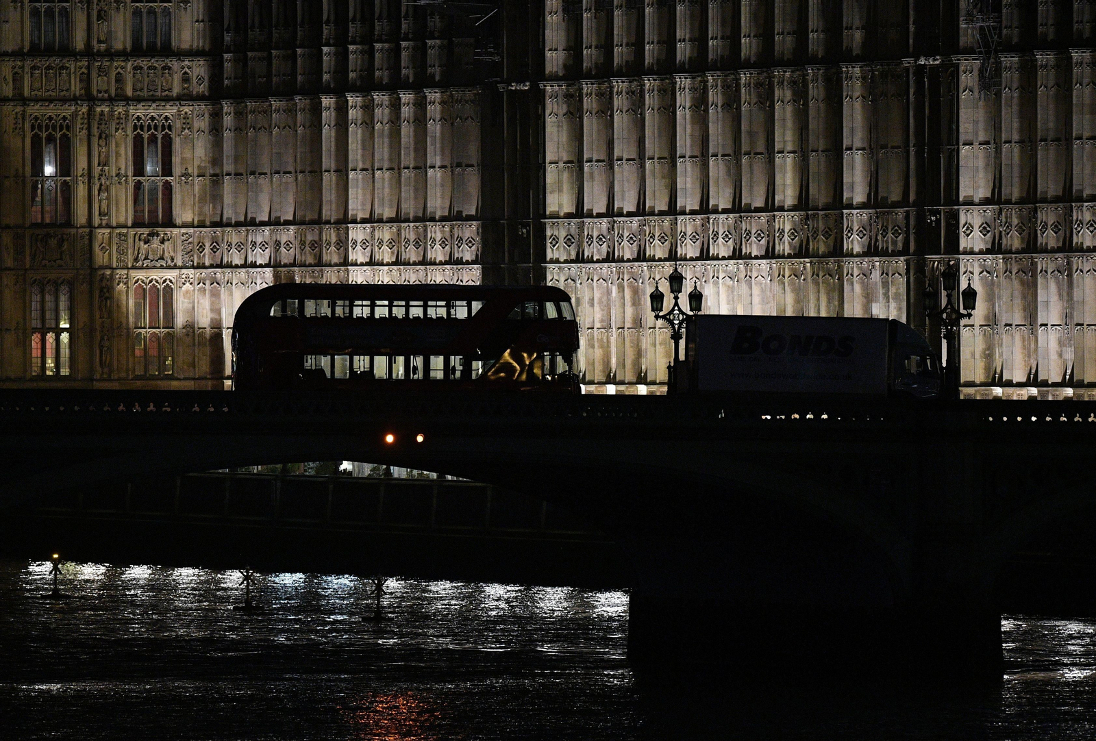 El ataque en las inmediaciones del Parlamento británico, en imágenes