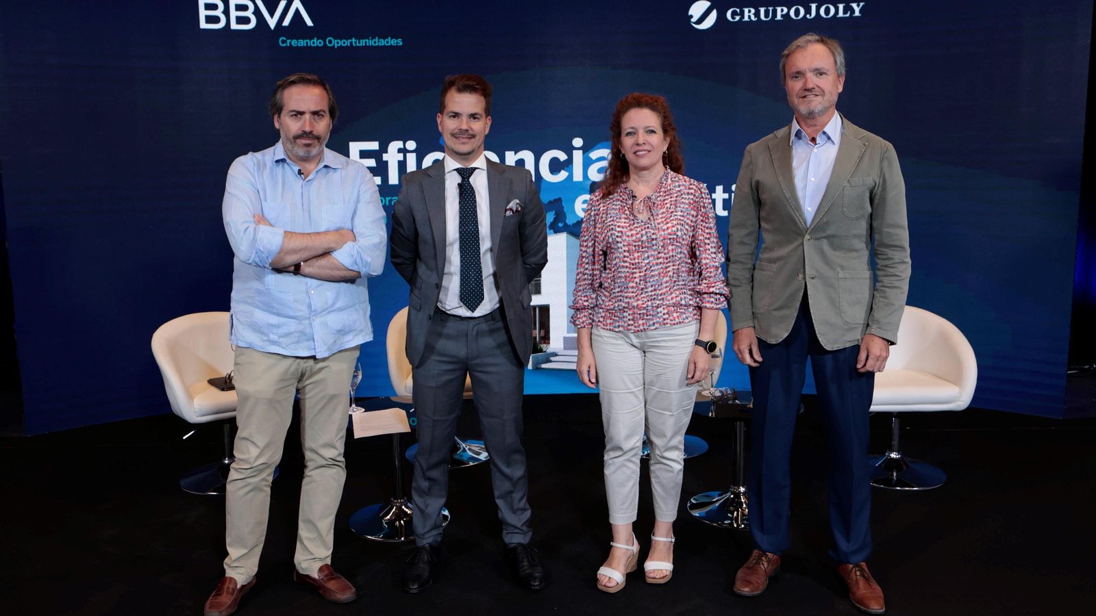 Foto de grupo antes de comenzar el encuentro. De izda a dcha: Alberto Grimaldi, Antonio P. Sánchez, Alicia Creagh y Alfonso López