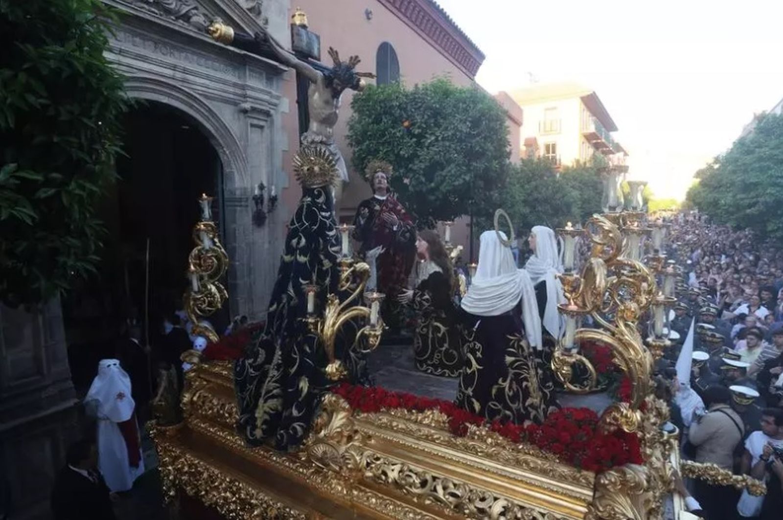 Este culto coincidirá con el besamanos a la Virgen de la Cabeza