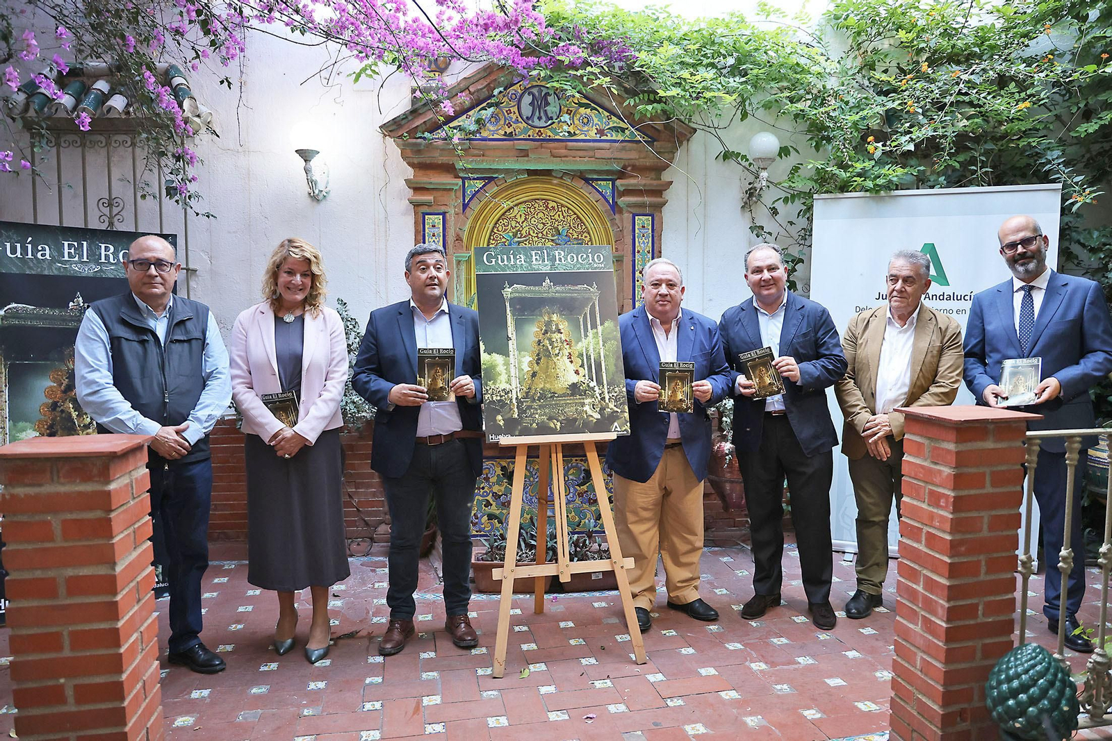 Imágenes de la presentación de la Guía del Rocío 2024 de Huelva Información