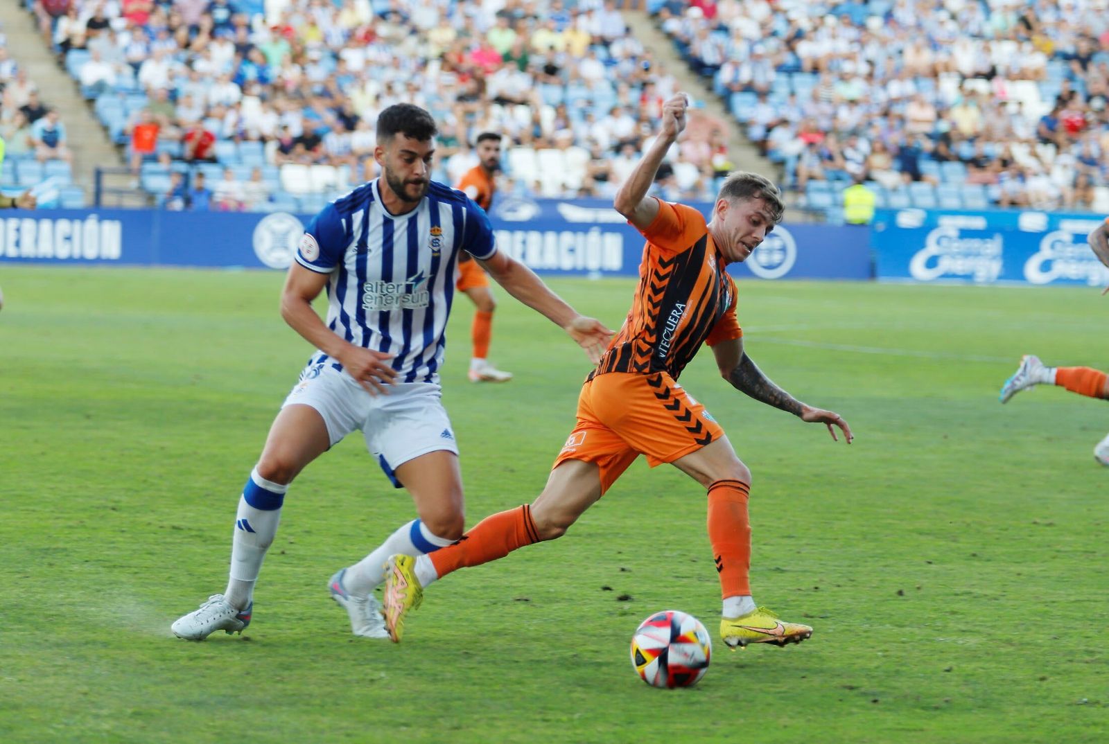 Luis Alcalde en un lance del partido de ida.