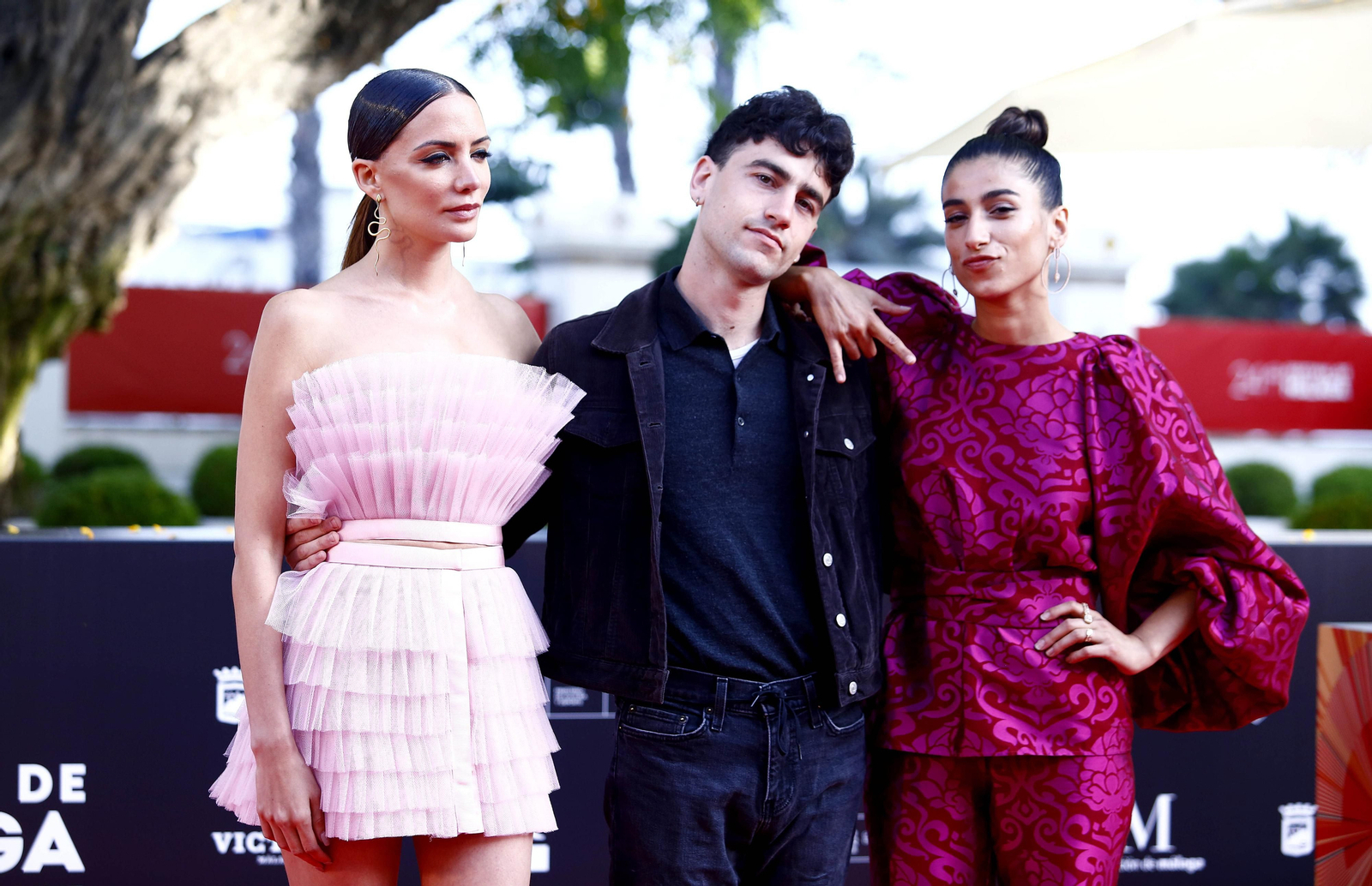 Las fotos del desfile de famosos para inaugurar el festival con nostalgia de la alfombra roja