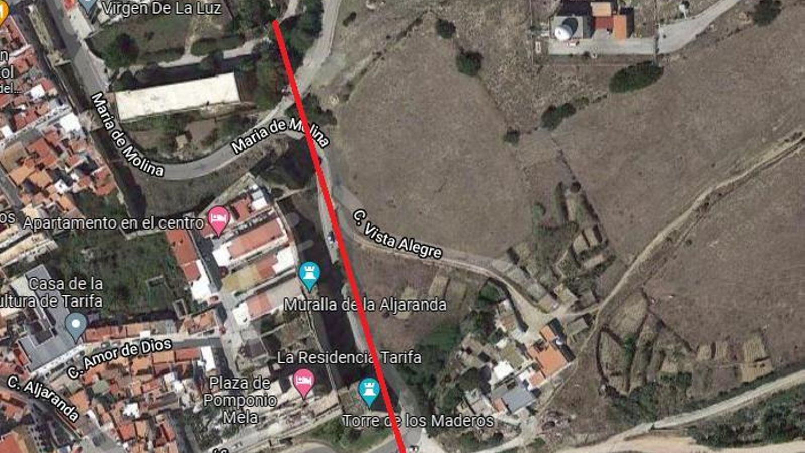 El túnel discurre 195 metros paralelo a la muralla entre el Retiro y la Caleta.