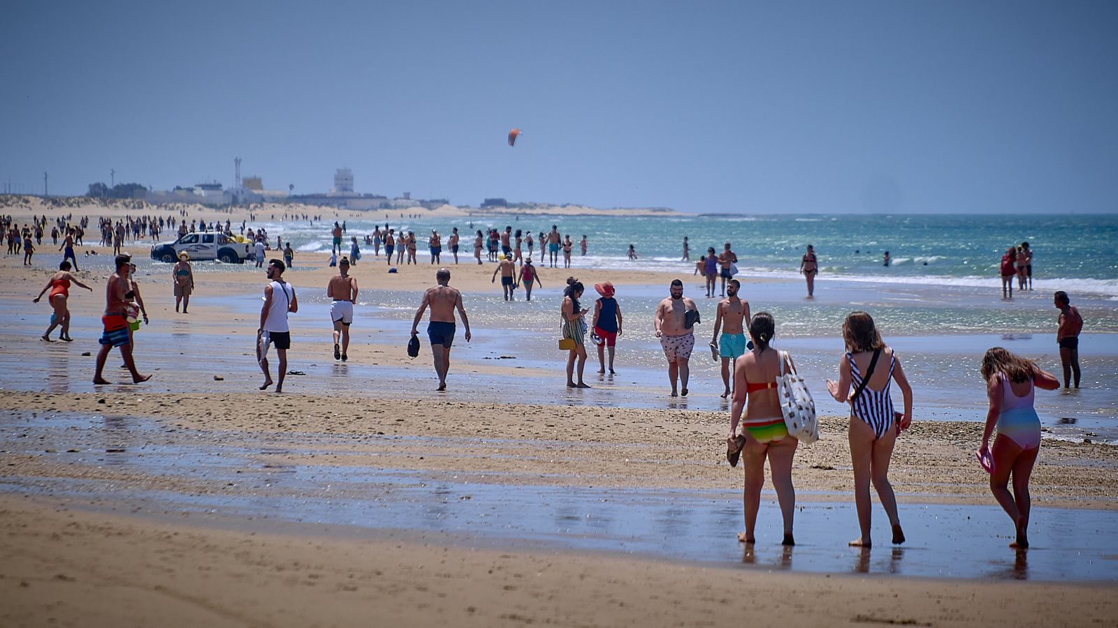 Imagen de archivo de la playa de la Victoria de Cádiz.