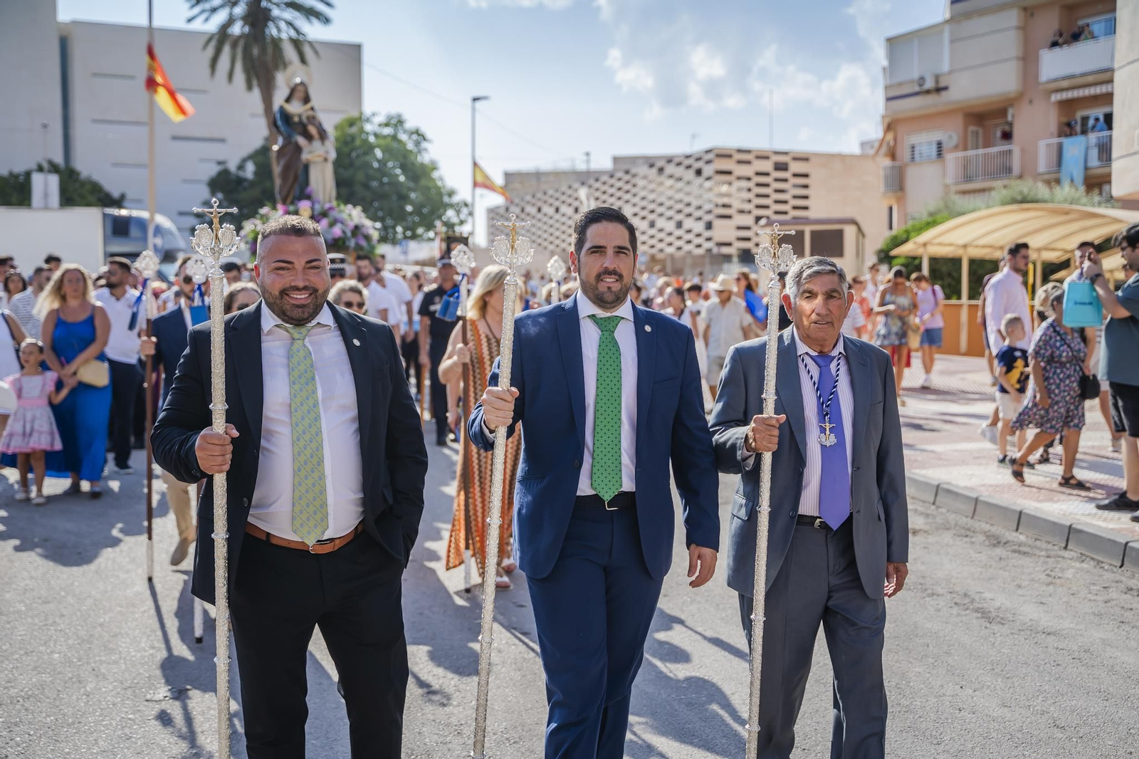 La procesión de la Virgen del Carmen y Santa Ana pone el broche final a las fiestas del Puerto de Roquetas