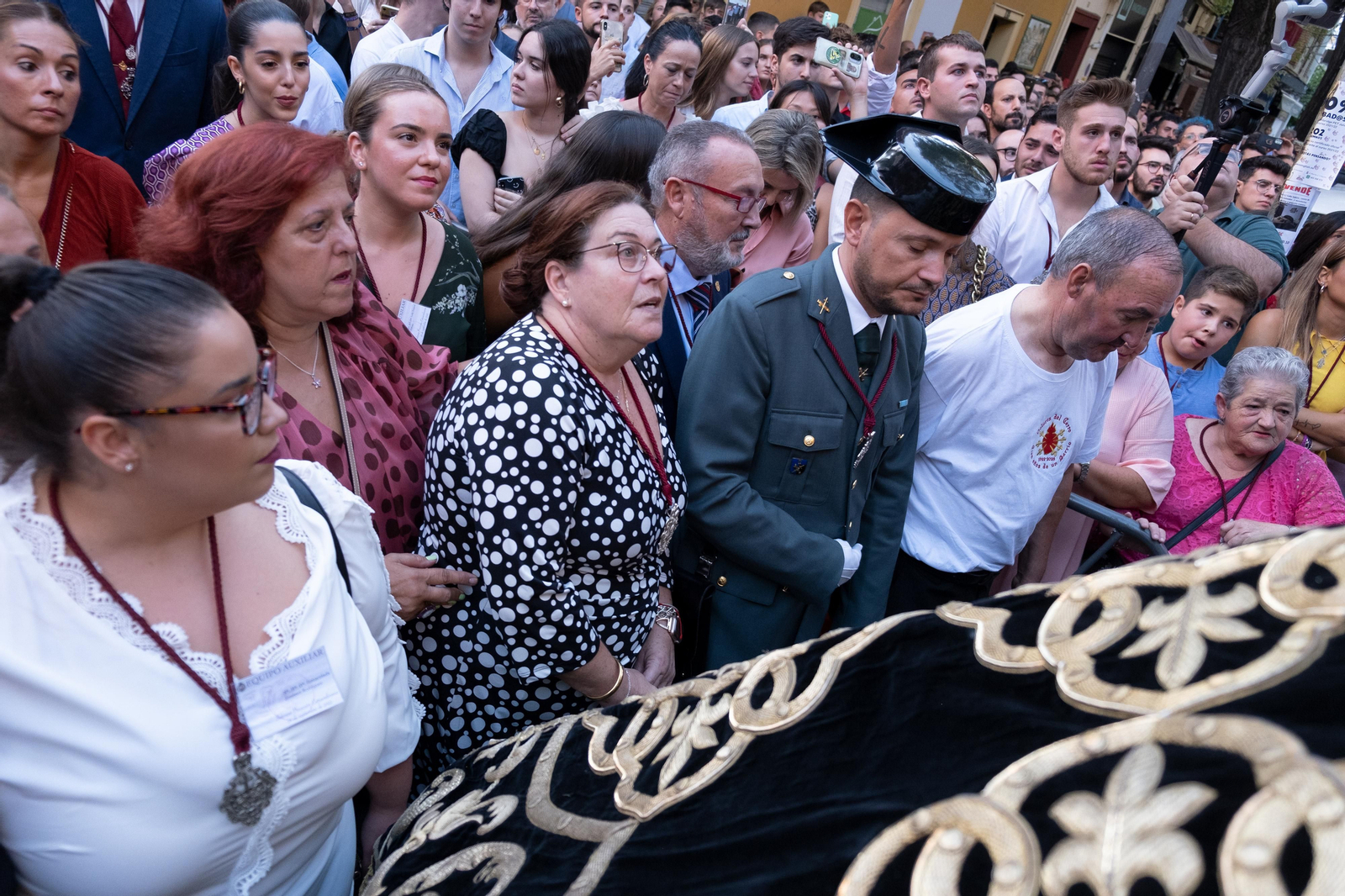 La procesión extraordinaria de la Virgen de los Dolores del Cerro del Águila, en imágenes