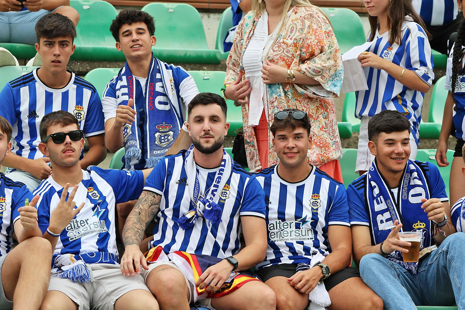 Búscate en las gradas del Betis Deportivo-Recreativo de Huelva