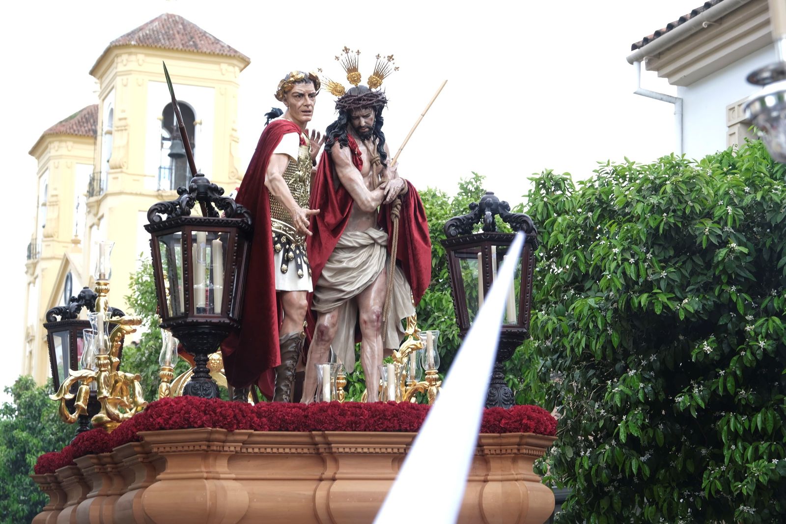 Sábado de Pasión en Córdoba: la procesión de la hermandad de la Presentación al Pueblo de Córdoba, en imágenes