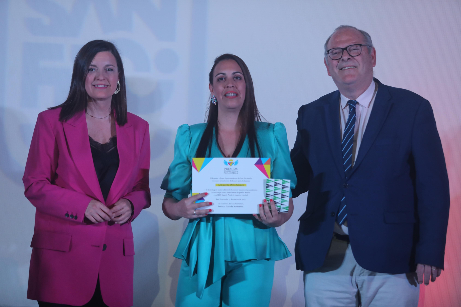 Las imágenes del acto de entrega de premios a los mejores expedientes académicos en San Fernando