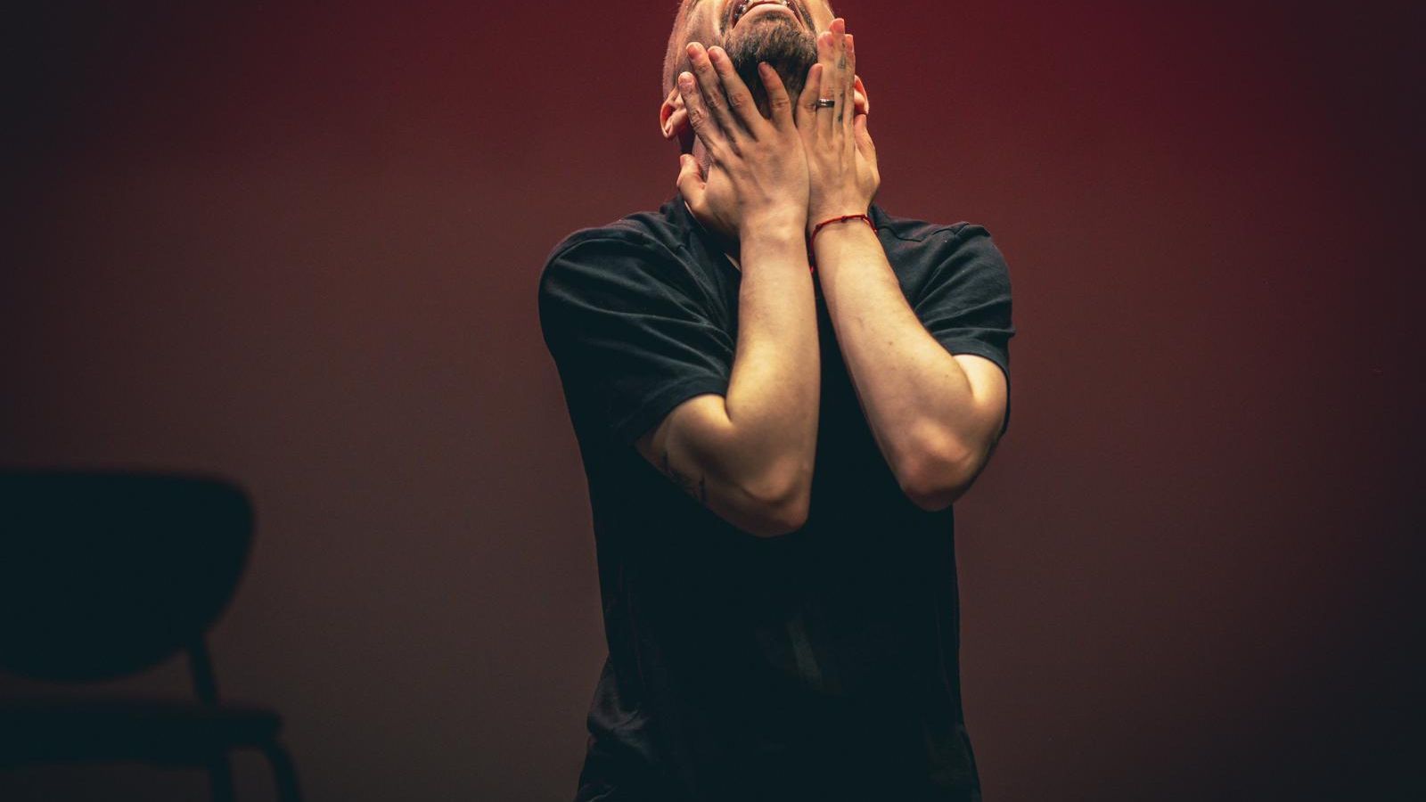 Fran Pareja actuando en la Gala Benéfica que se celebró en Chiclana en el Teatro Moderno