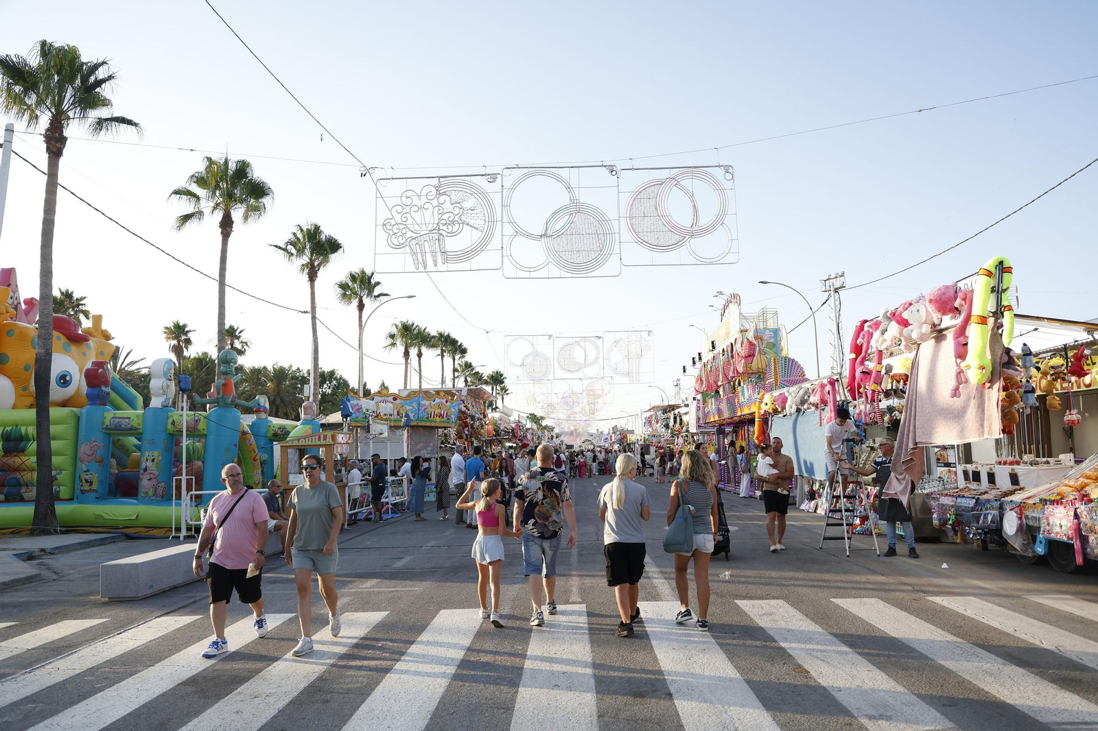 Búscate en las fotos del lunes de la Feria de La Línea 2025