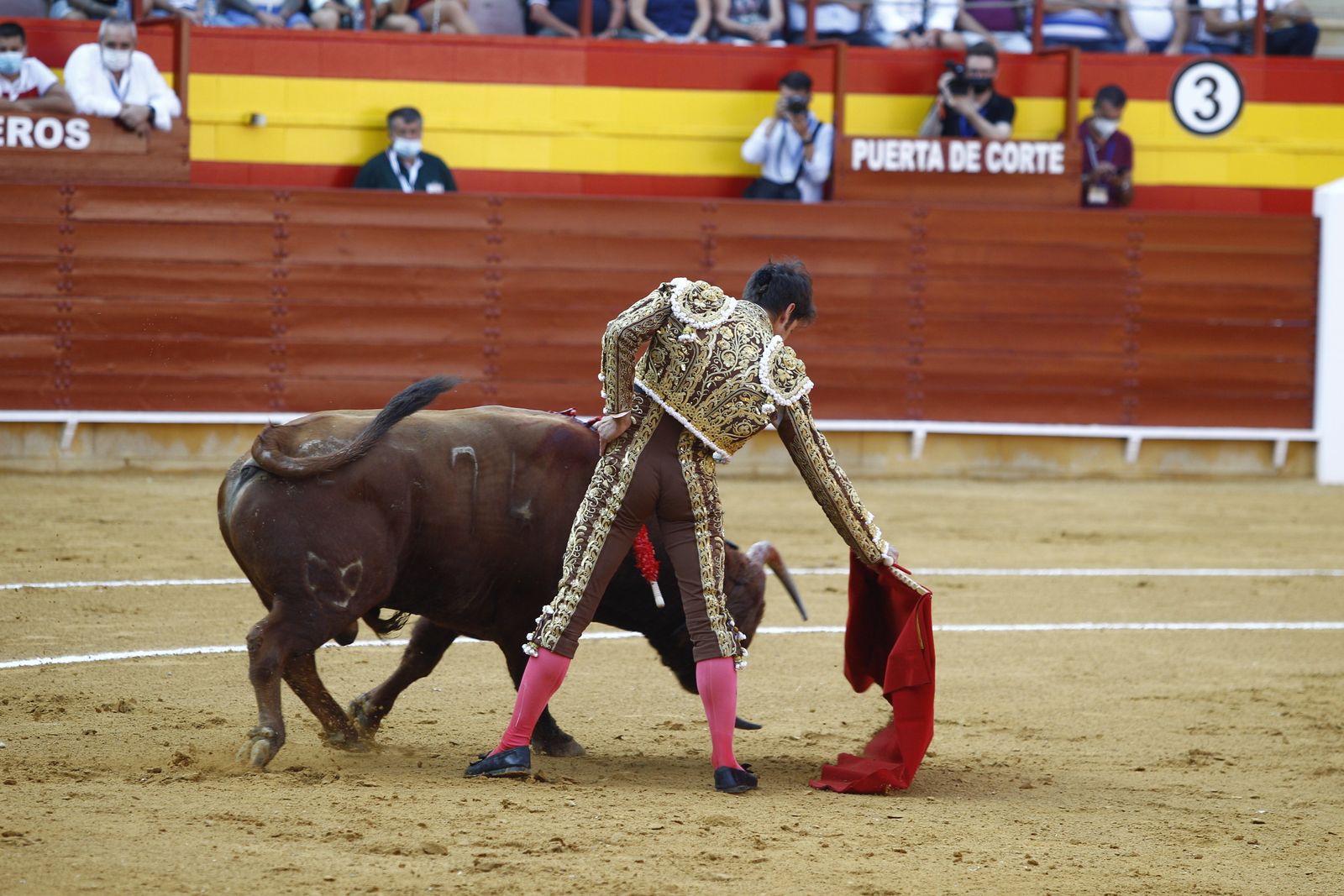 Fotogalería corrida de toros. Cayetano Rivera, Paco Ureña y Roca Rey. Roquetas de Mar.