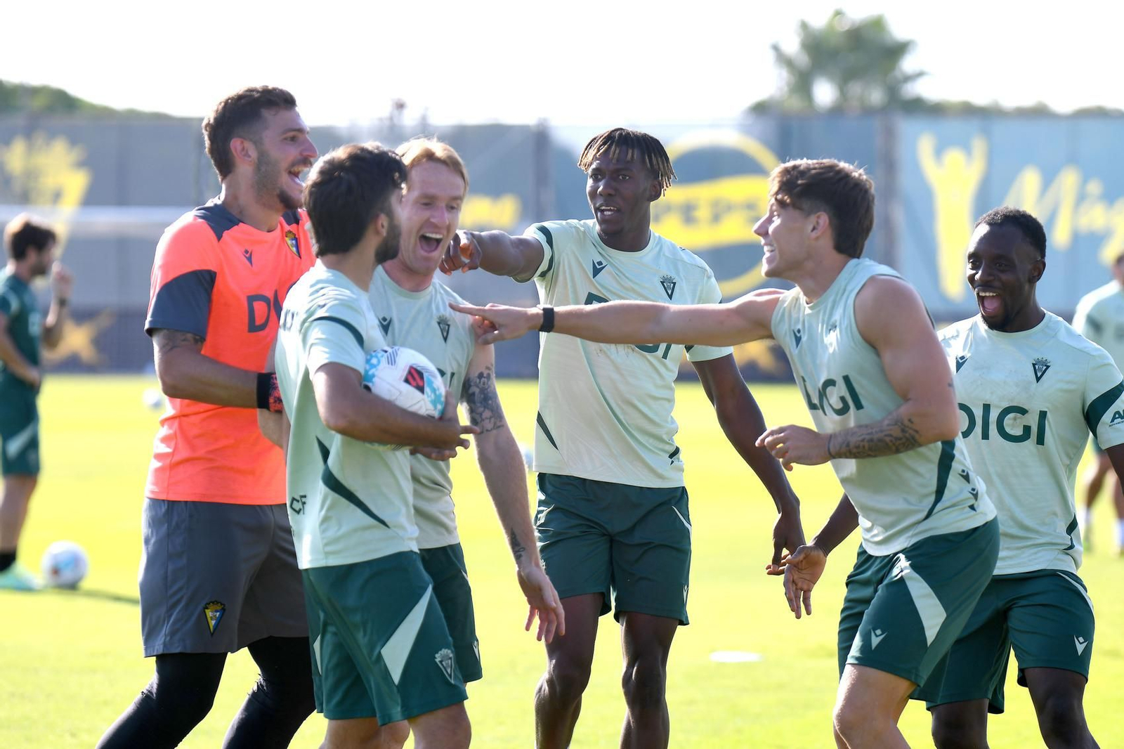 Buen ambiente en la sesión del viernes.