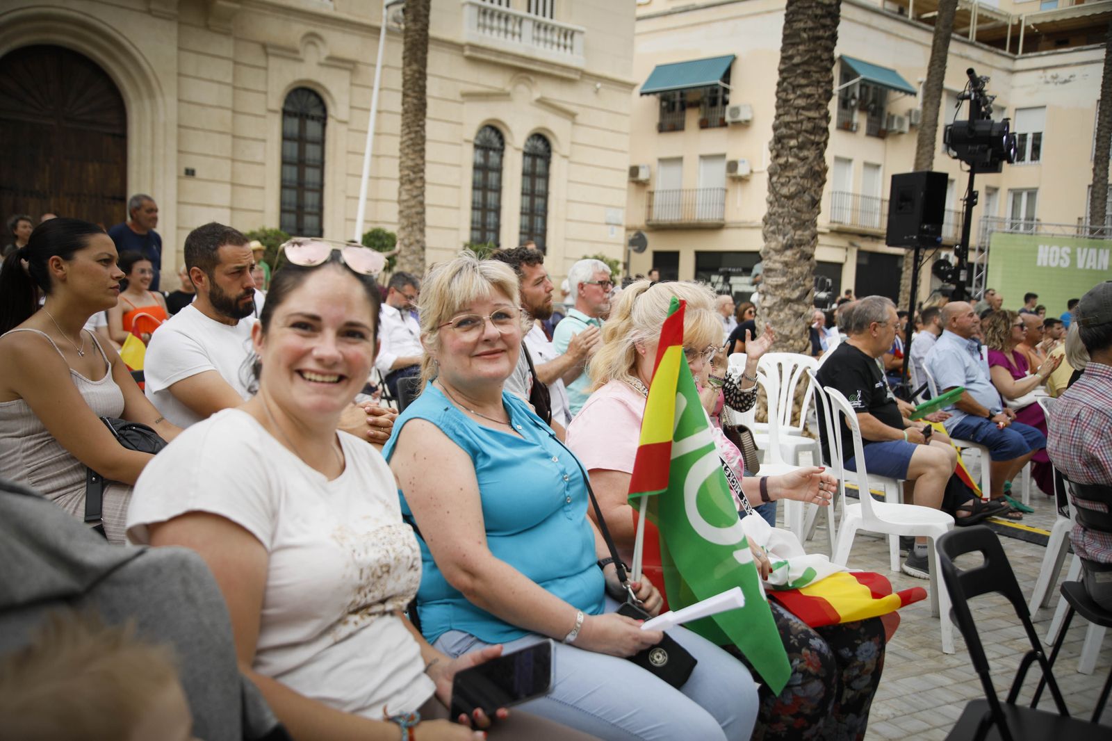 Imágenes de campaña para las elecciones europeas de VOX