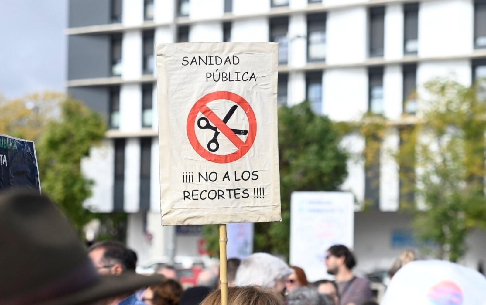 La manifestación en defensa de la sanidad pública en Córdoba, en imágenes