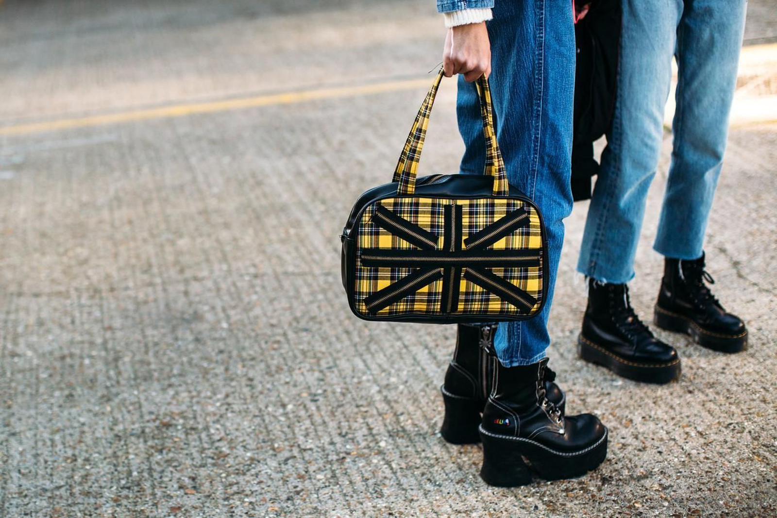 Los botines de Stradivarius con tacón ancho, perfectos para un look todoterreno y sin dolor de pies.