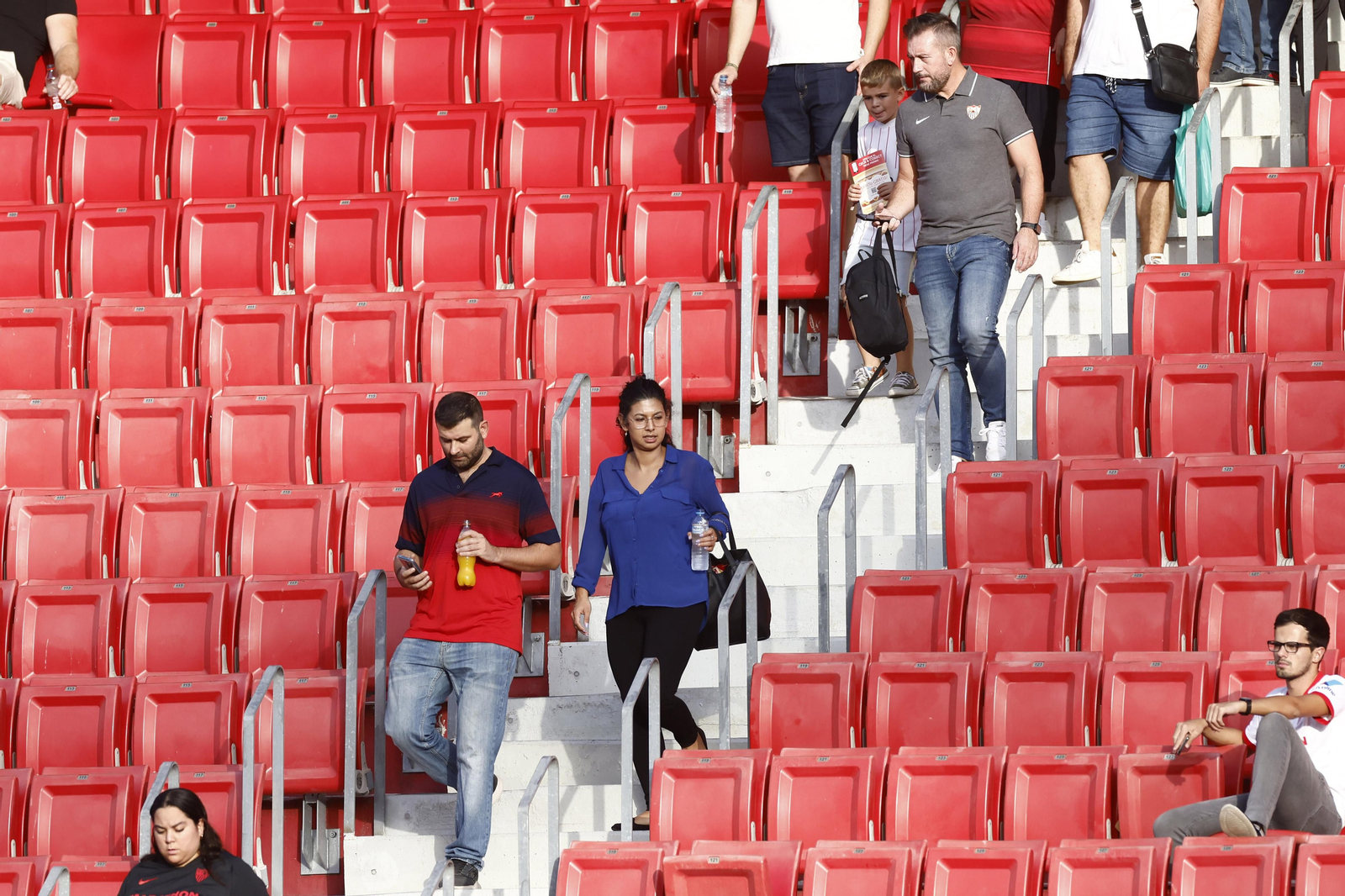 Búscate en las fotos del Sevilla-Valencia
