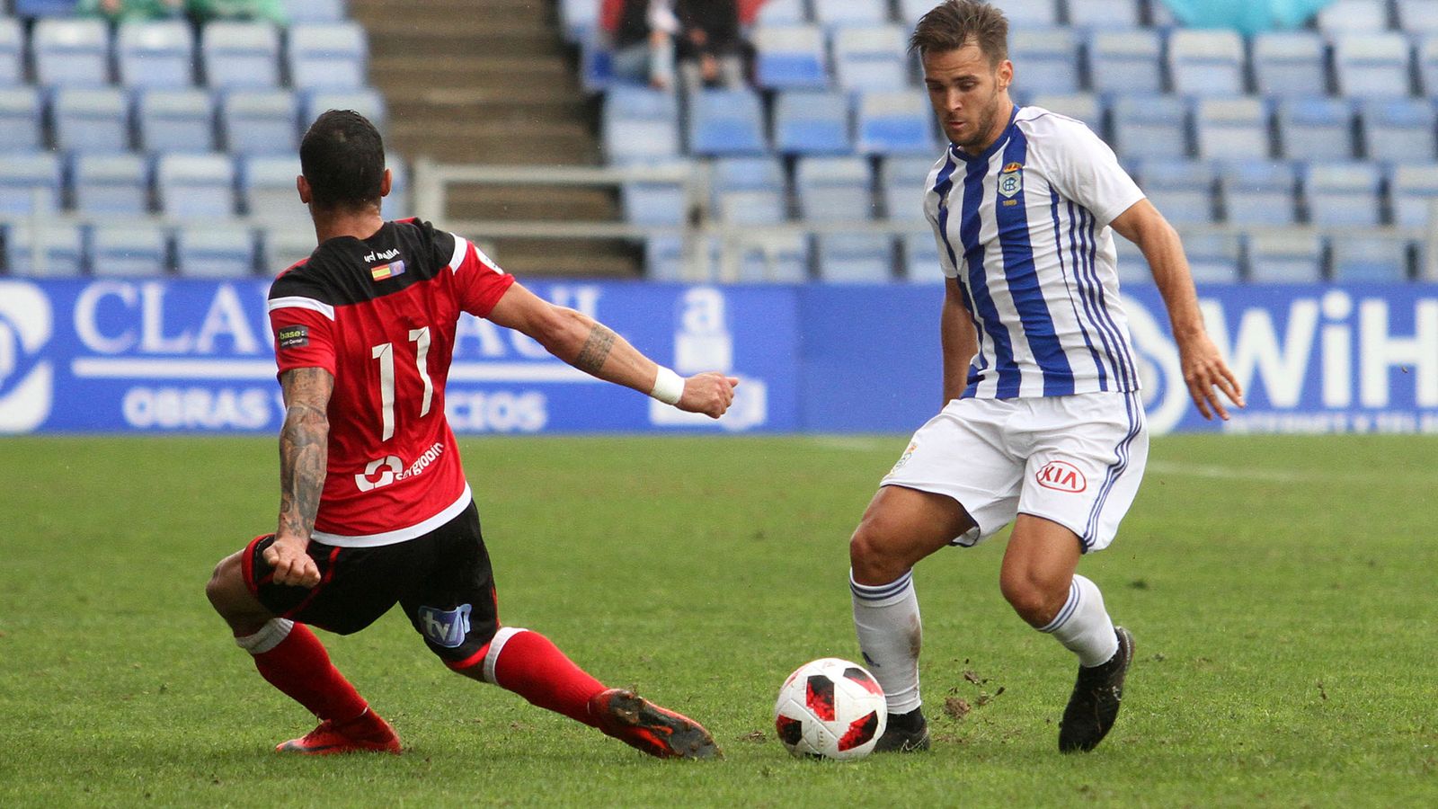 Tropi se deshace de un rival.