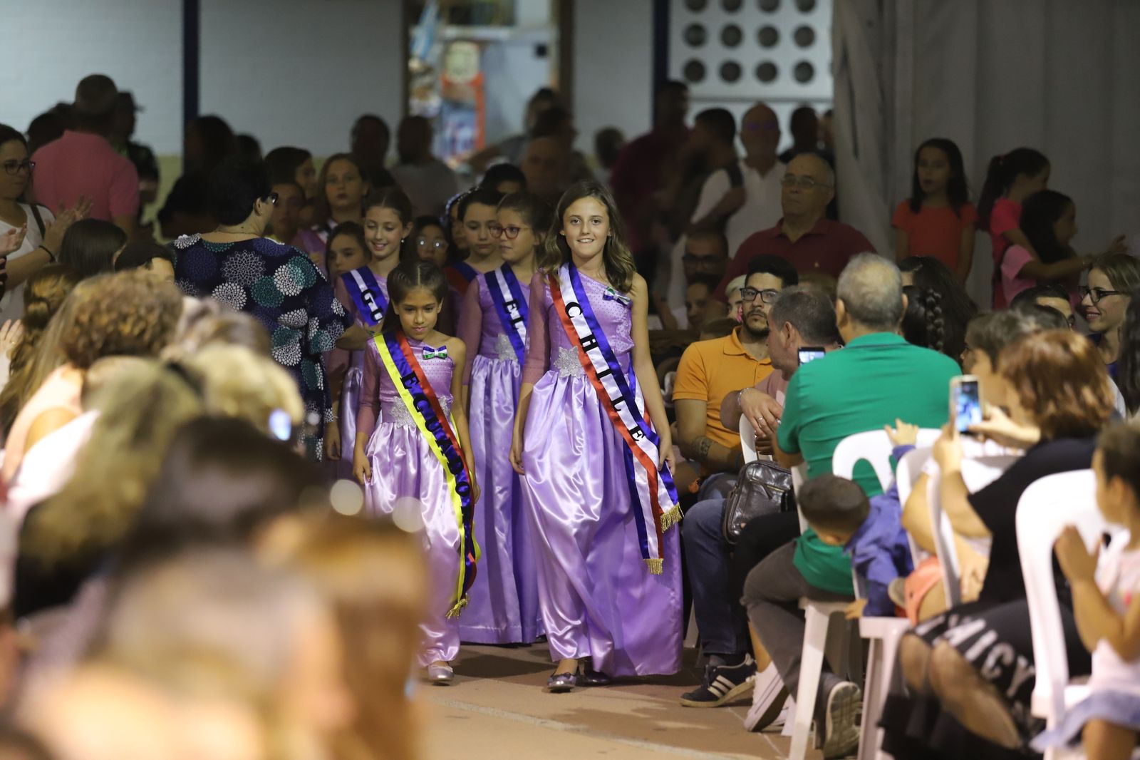 Imágenes de la coronación de la Reina de las fiestas del barrio de La Hispanidad