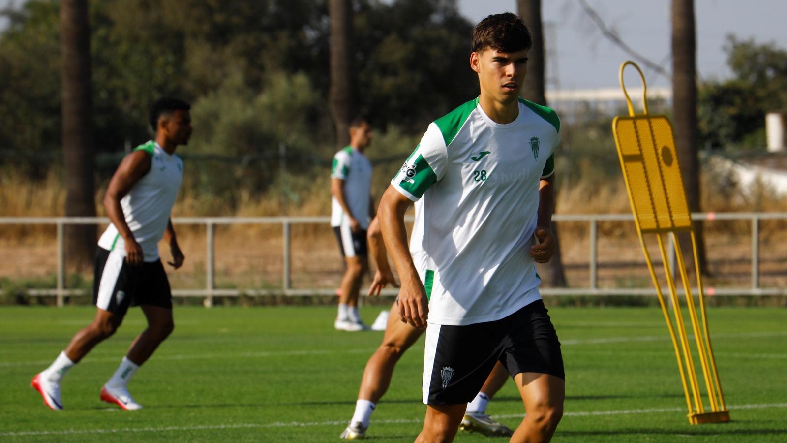 Jan Salas, en un entrenamiento del Córdoba CF en la Ciudad Deportiva.