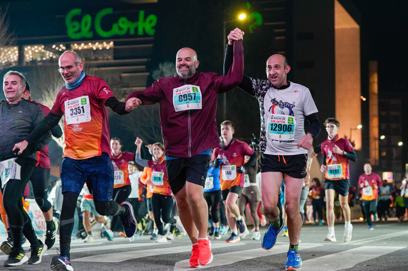 En imágenes: búscate en tu llegada a meta de la Carrera de San Antón 2026 (17)