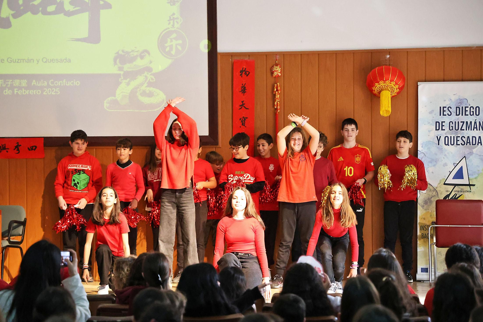 Imágenes de la celebración del Año Nuevo Chino de los alumnos del IES Diego de Guzmán y Quesada (el antiguo Femenino)
