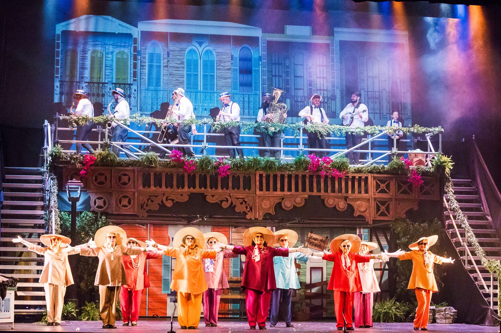 Imágenes del espectáculo Let's jazz, de la Escuela de Danza Fredes Insa, en el Teatro Villamarta