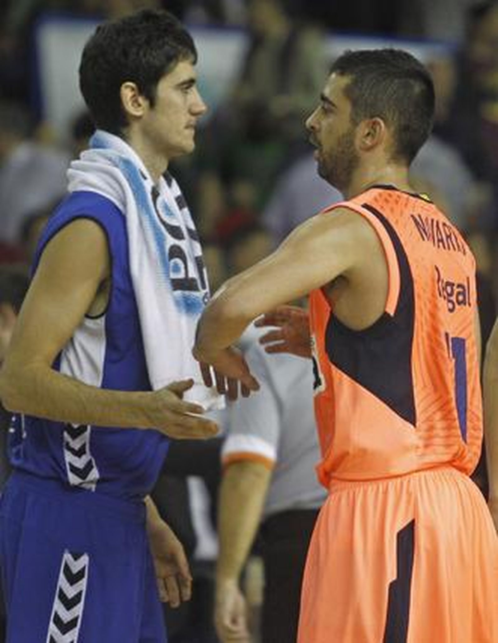 El Cajasol pierde con el Barcelona en San Pablo. / Antonio Pizarro