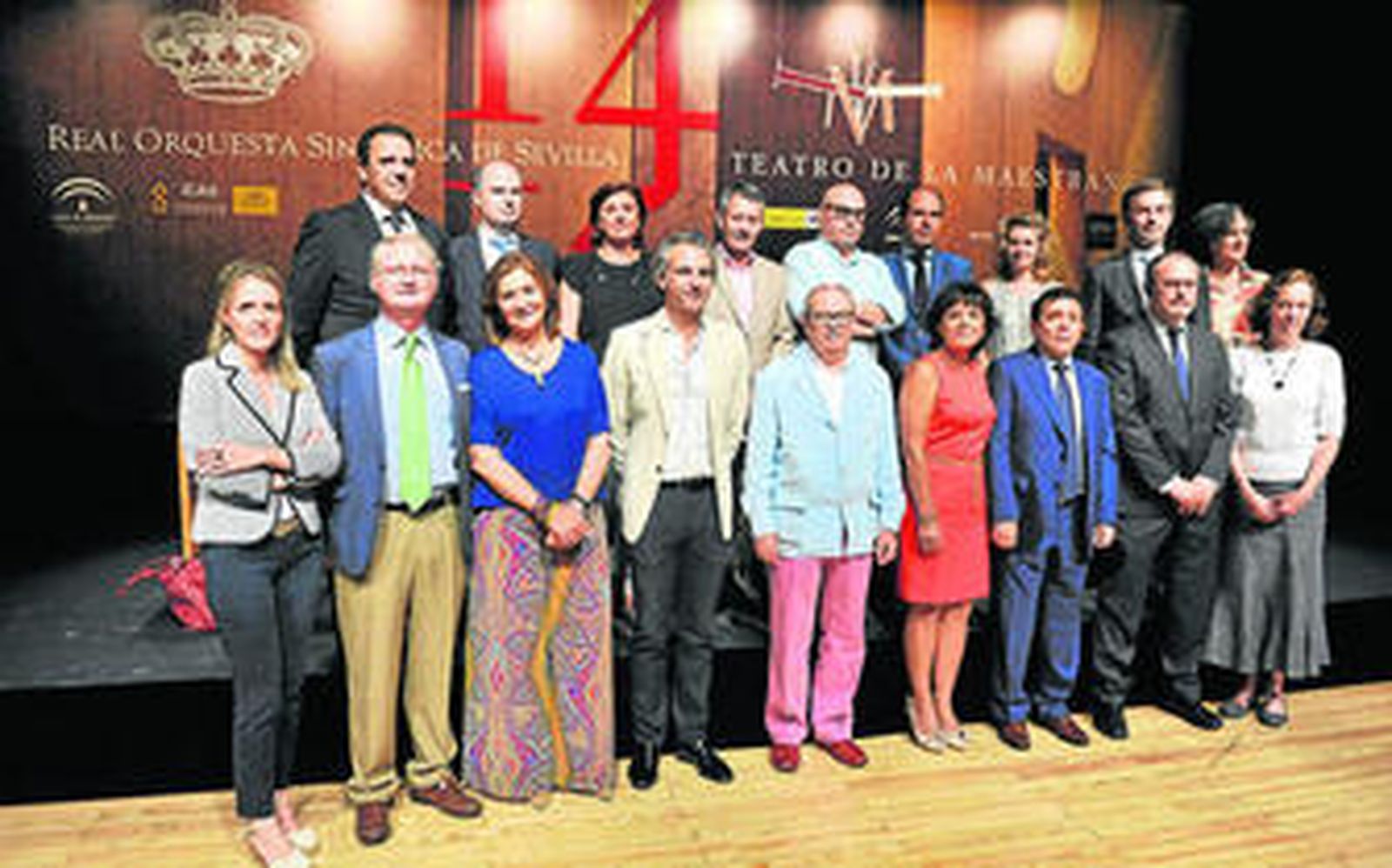 Remedios Navarro y Pedro Halffter, con representantes de las instituciones que patrocinan la temporada 2014-2015 del Maestranza y la ROSS.